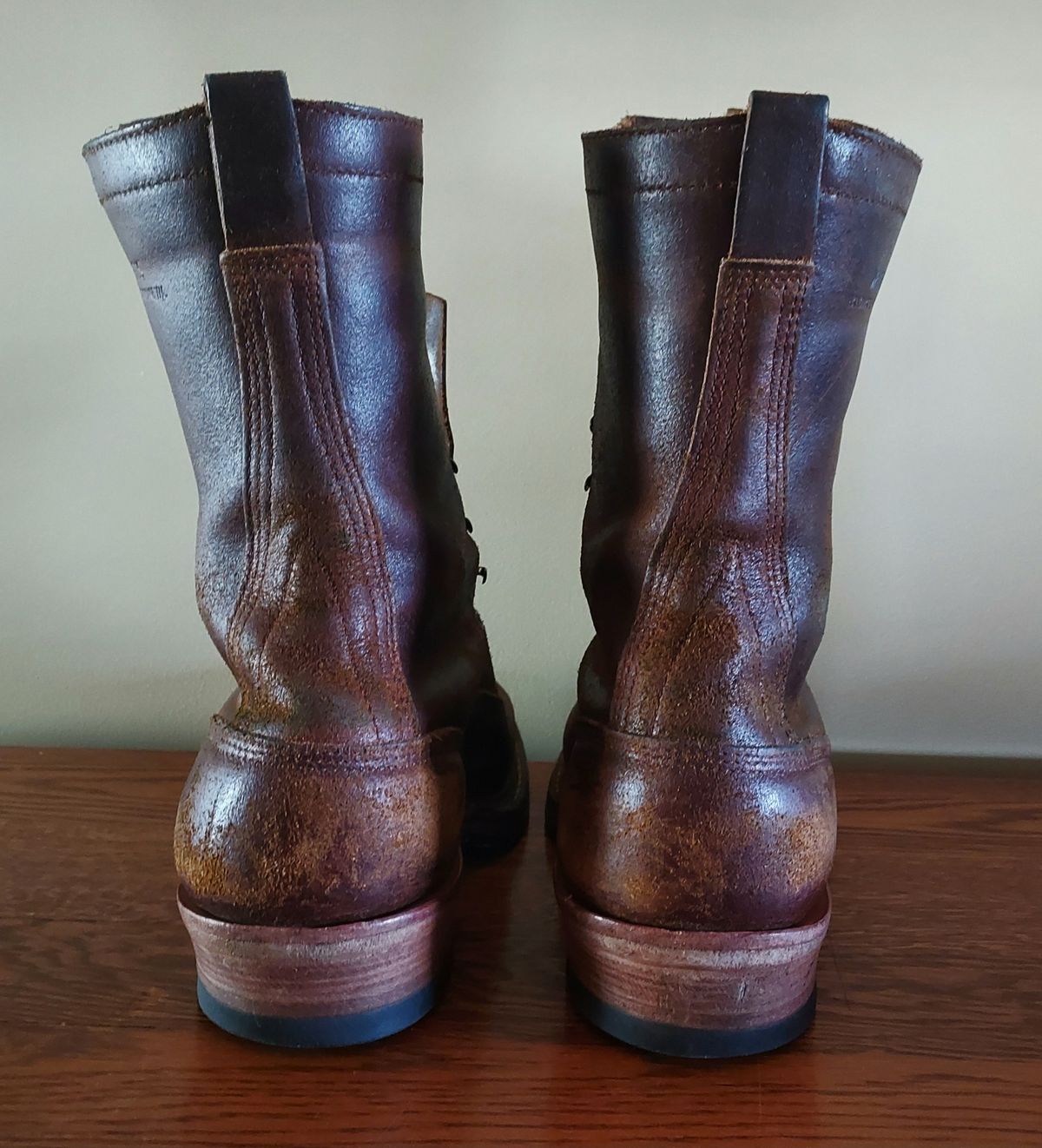 Photo by River on January 1, 2024 of the White's Bounty Hunter in Horween Cinnamon Waxed Flesh.
