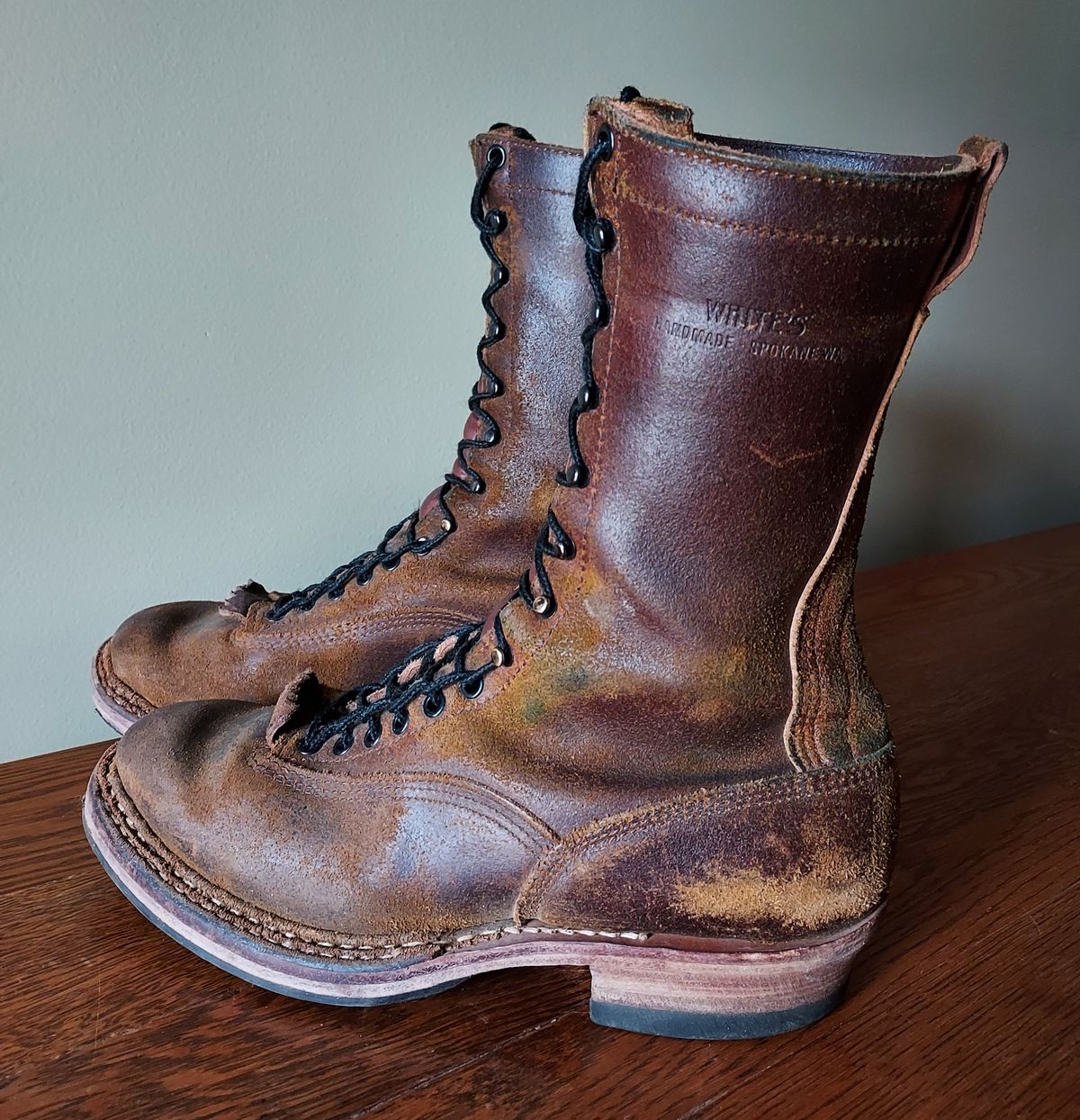 Photo by River on March 2, 2024 of the White's Bounty Hunter in Horween Cinnamon Waxed Flesh.