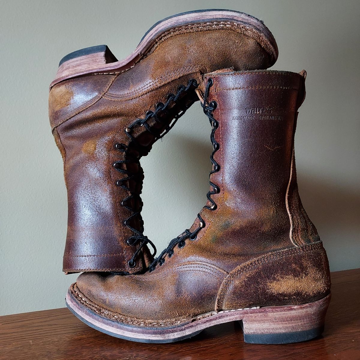 Photo by River on March 2, 2024 of the White's Bounty Hunter in Horween Cinnamon Waxed Flesh.