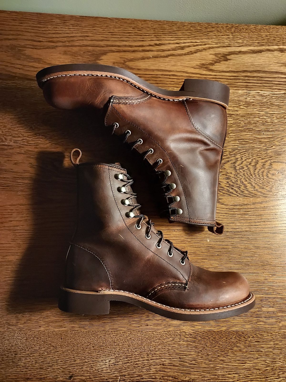 Photo by River on November 2, 2023 of the Red Wing Silversmith in S.B. Foot Copper Rough and Tough.