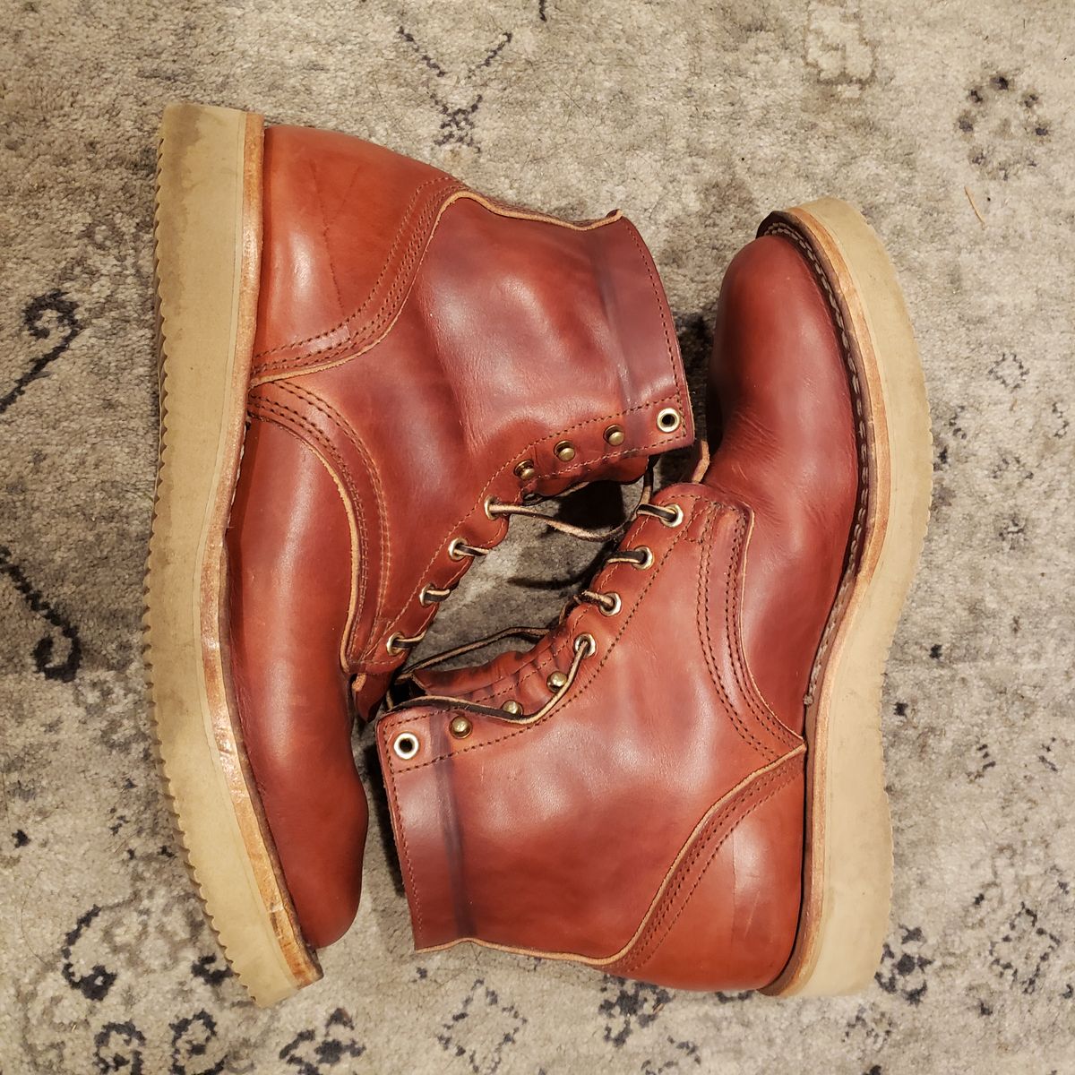 Photo by woutvafan on November 4, 2024 of the Nicks Free Range in Wickett & Craig Tan Oiled Latigo.