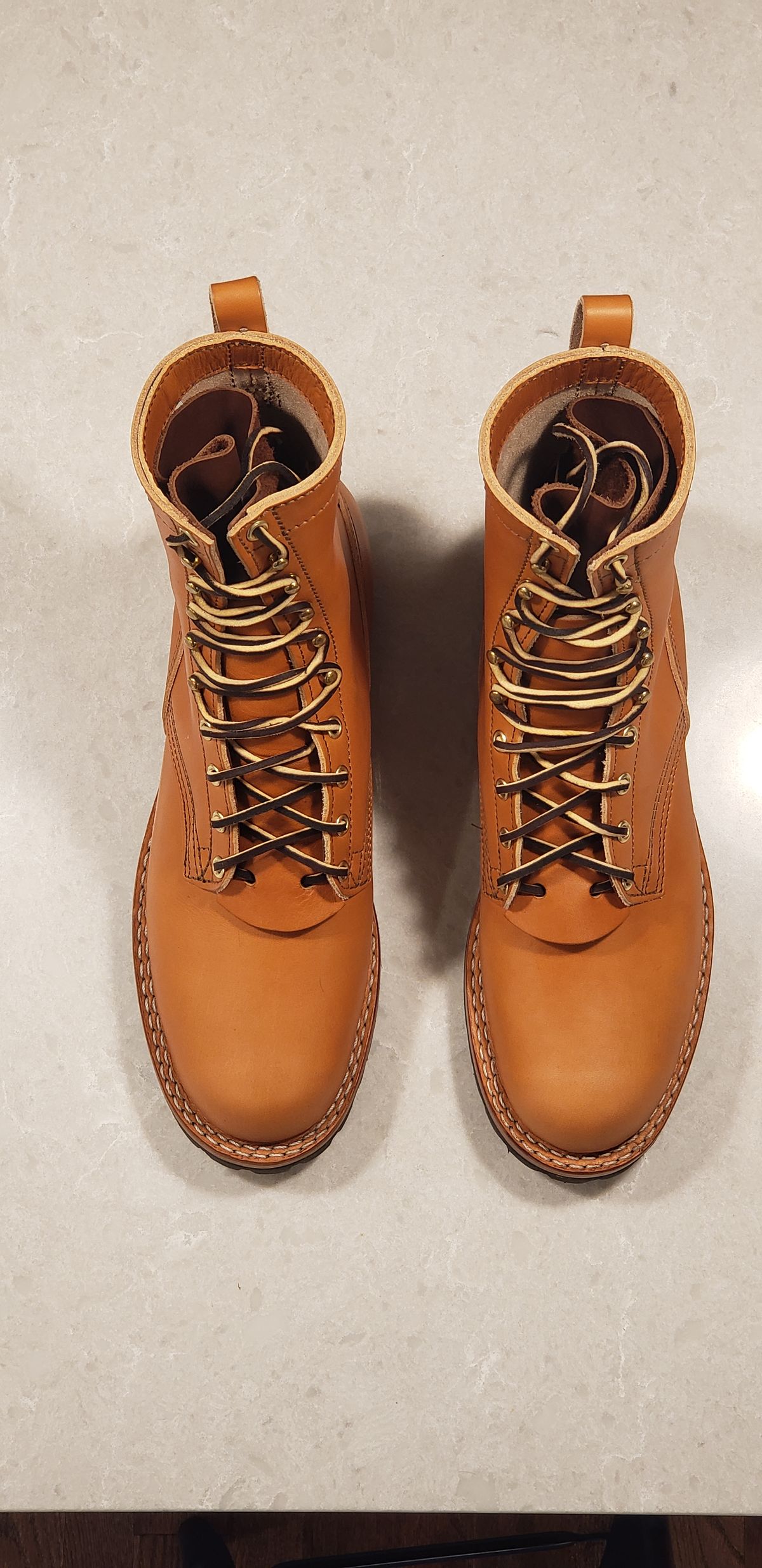 Photo by woutvafan on October 1, 2023 of the Nicks DomePro in Wickett & Craig Tan English Bridle.