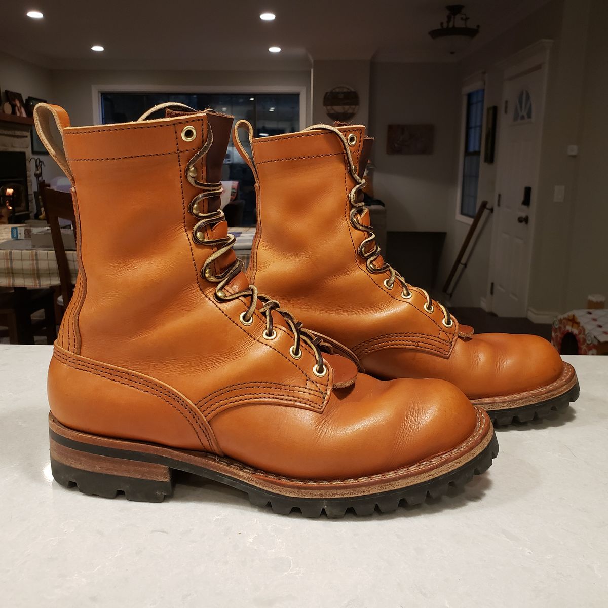 Photo by woutvafan on November 2, 2023 of the Nicks DomePro in Wickett & Craig Tan English Bridle.