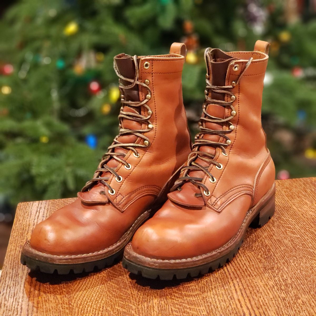 Photo by woutvafan on December 2, 2023 of the Nicks DomePro in Wickett & Craig Tan English Bridle.
