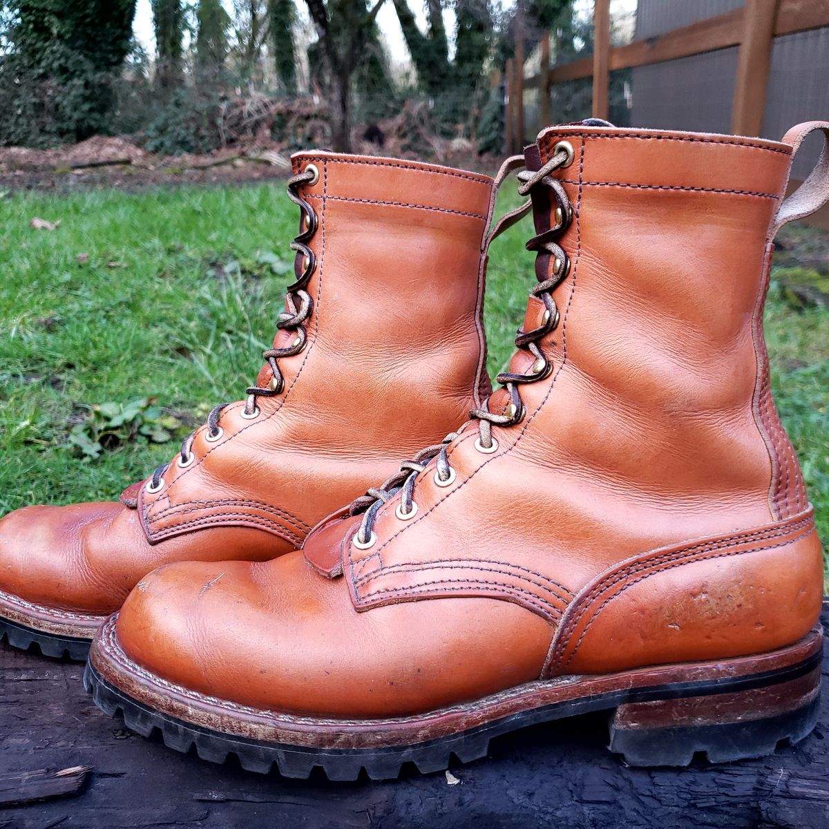 Photo by woutvafan on February 3, 2024 of the Nicks DomePro in Wickett & Craig Tan English Bridle.