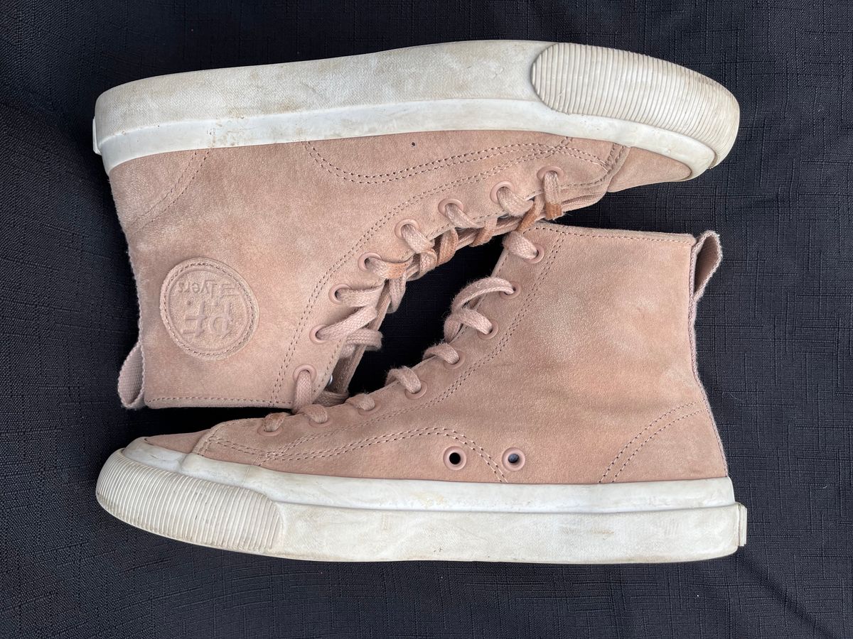 Photo by philbert on December 3, 2023 of the PF Flyers All American Hi Top in Blush Suede.