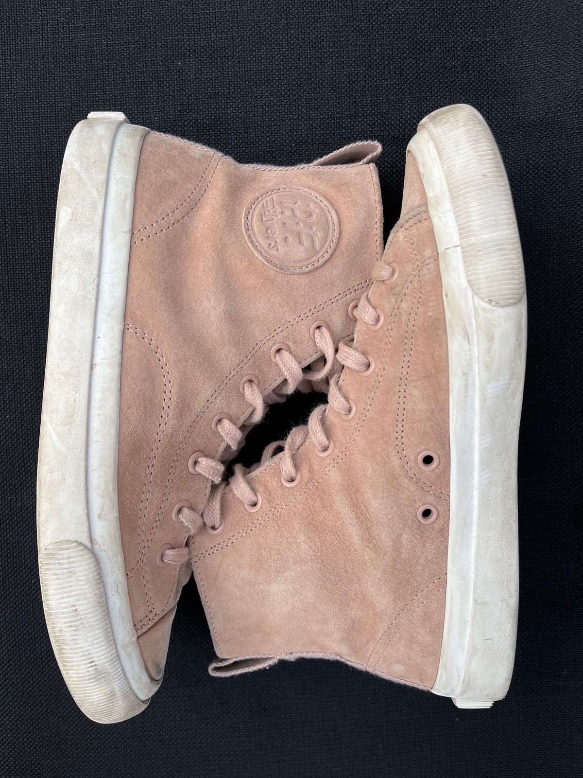 Photo by philbert on January 2, 2024 of the PF Flyers All American Hi Top in Blush Suede.