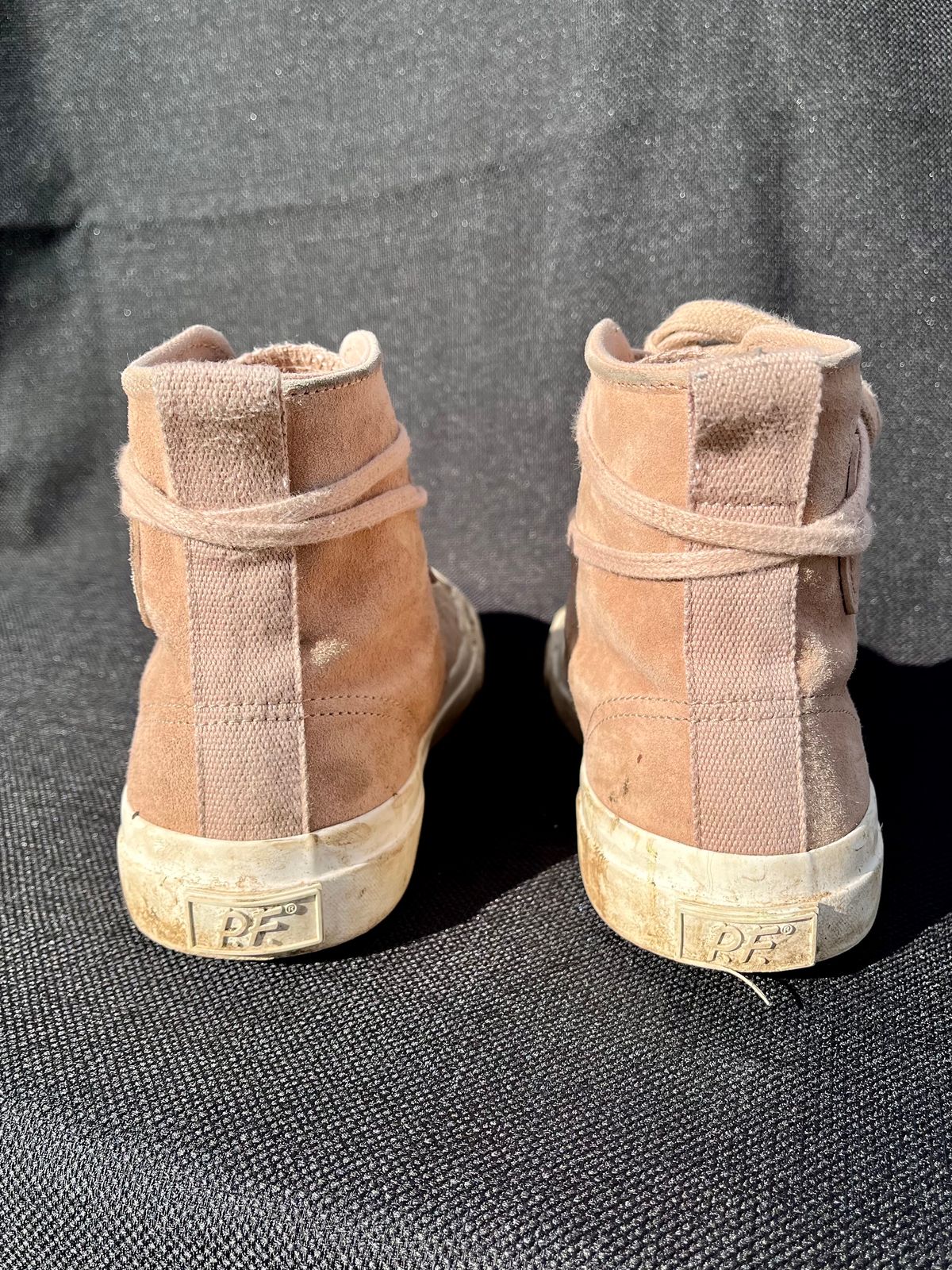 Photo by philbert on February 4, 2024 of the PF Flyers All American Hi Top in Blush Suede.