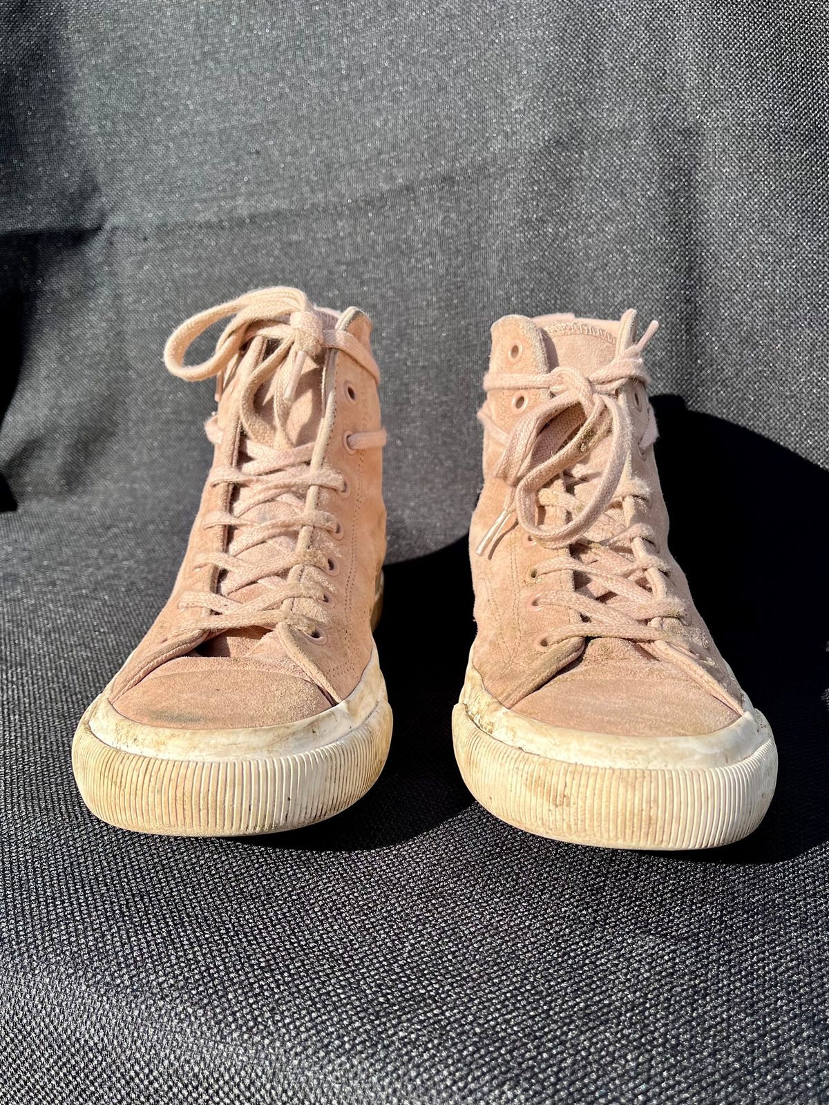 Photo by philbert on February 4, 2024 of the PF Flyers All American Hi Top in Blush Suede.