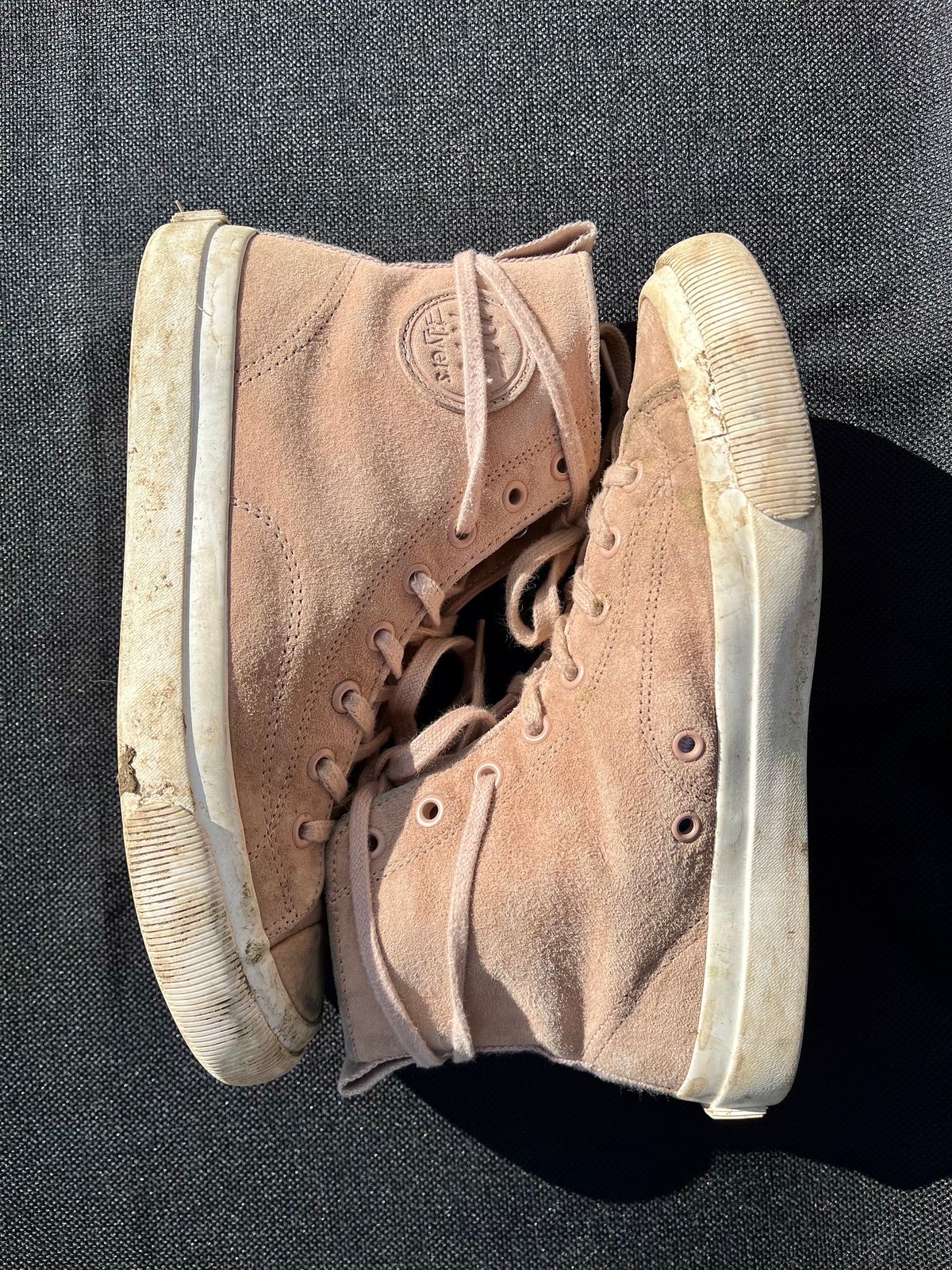 Photo by philbert on February 4, 2024 of the PF Flyers All American Hi Top in Blush Suede.
