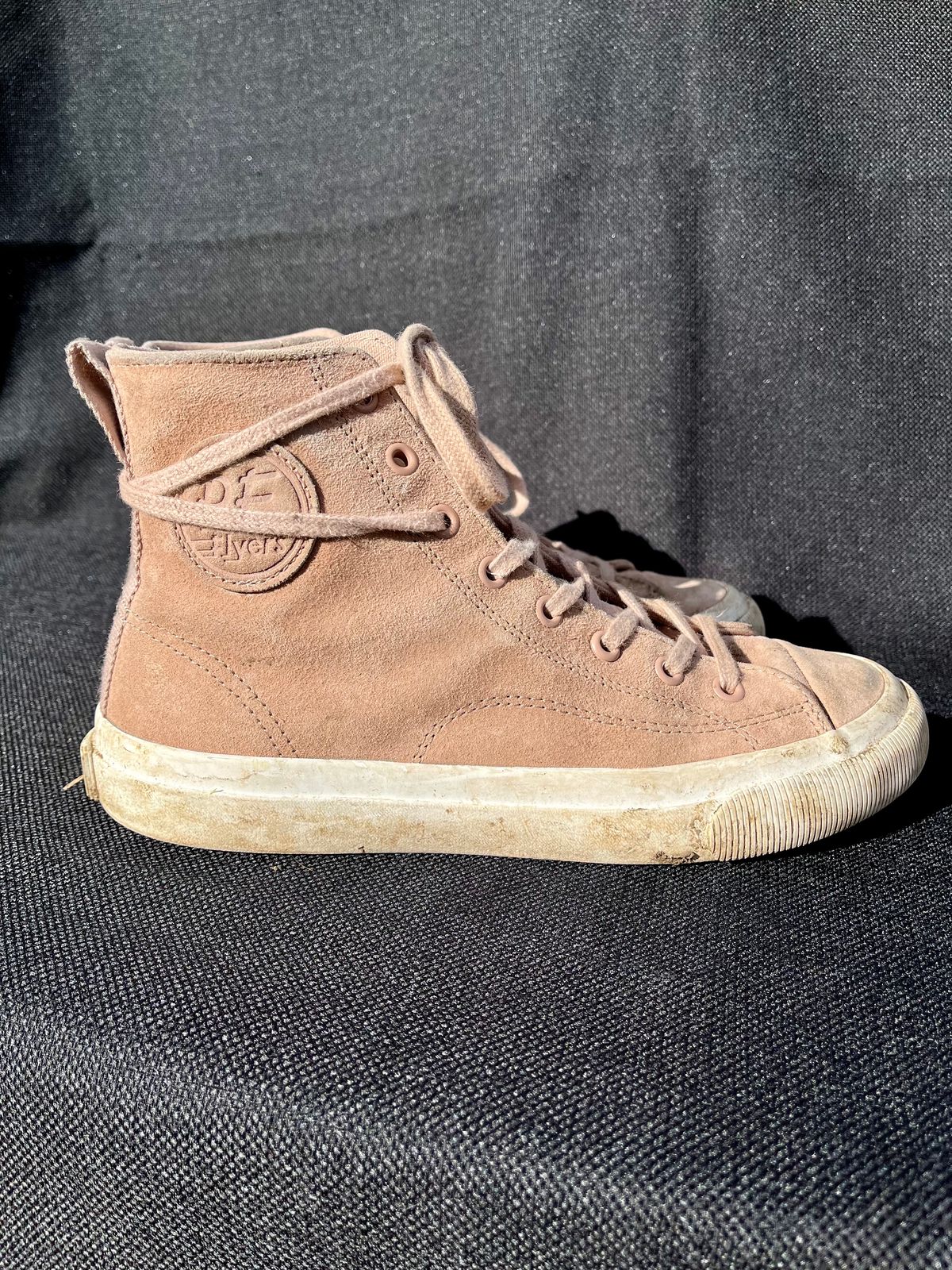 Photo by philbert on February 4, 2024 of the PF Flyers All American Hi Top in Blush Suede.