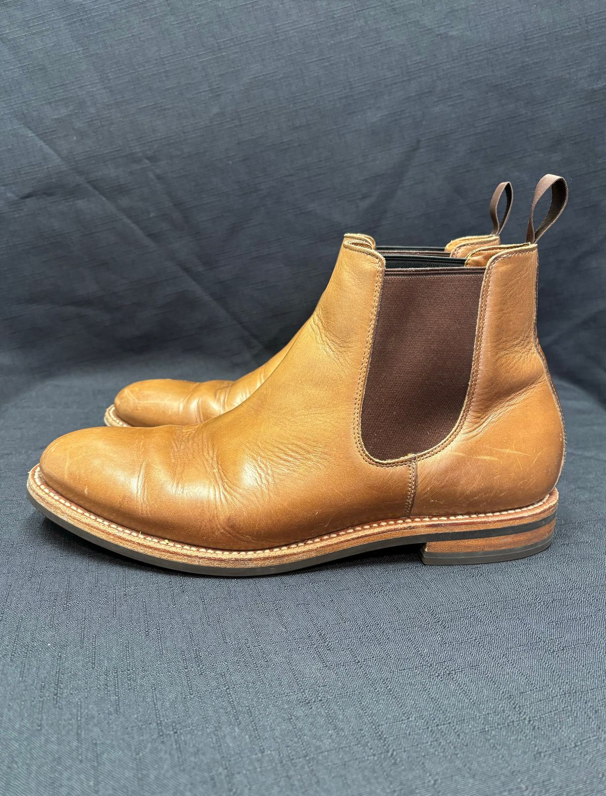 Photo by philbert on November 3, 2024 of the Grant Stone Chelsea Boot in Horween Dune Chromexcel.