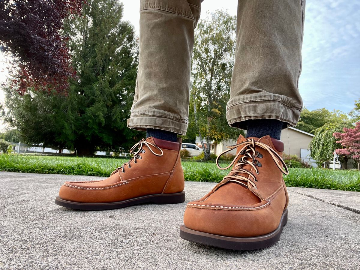 Photo by philbert on October 3, 2023 of the Russell Moccasin Co. Premier Chukka in Horween Rust Chamois.