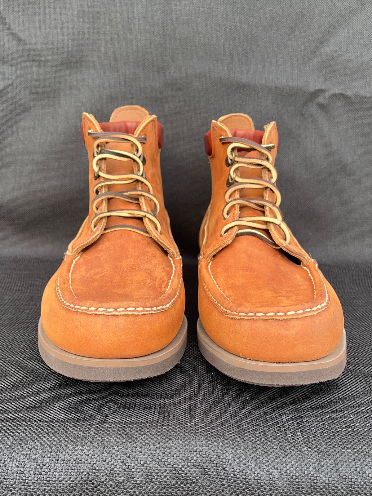 Photo by philbert on October 3, 2023 of the Russell Moccasin Co. Premier Chukka in Horween Rust Chamois.