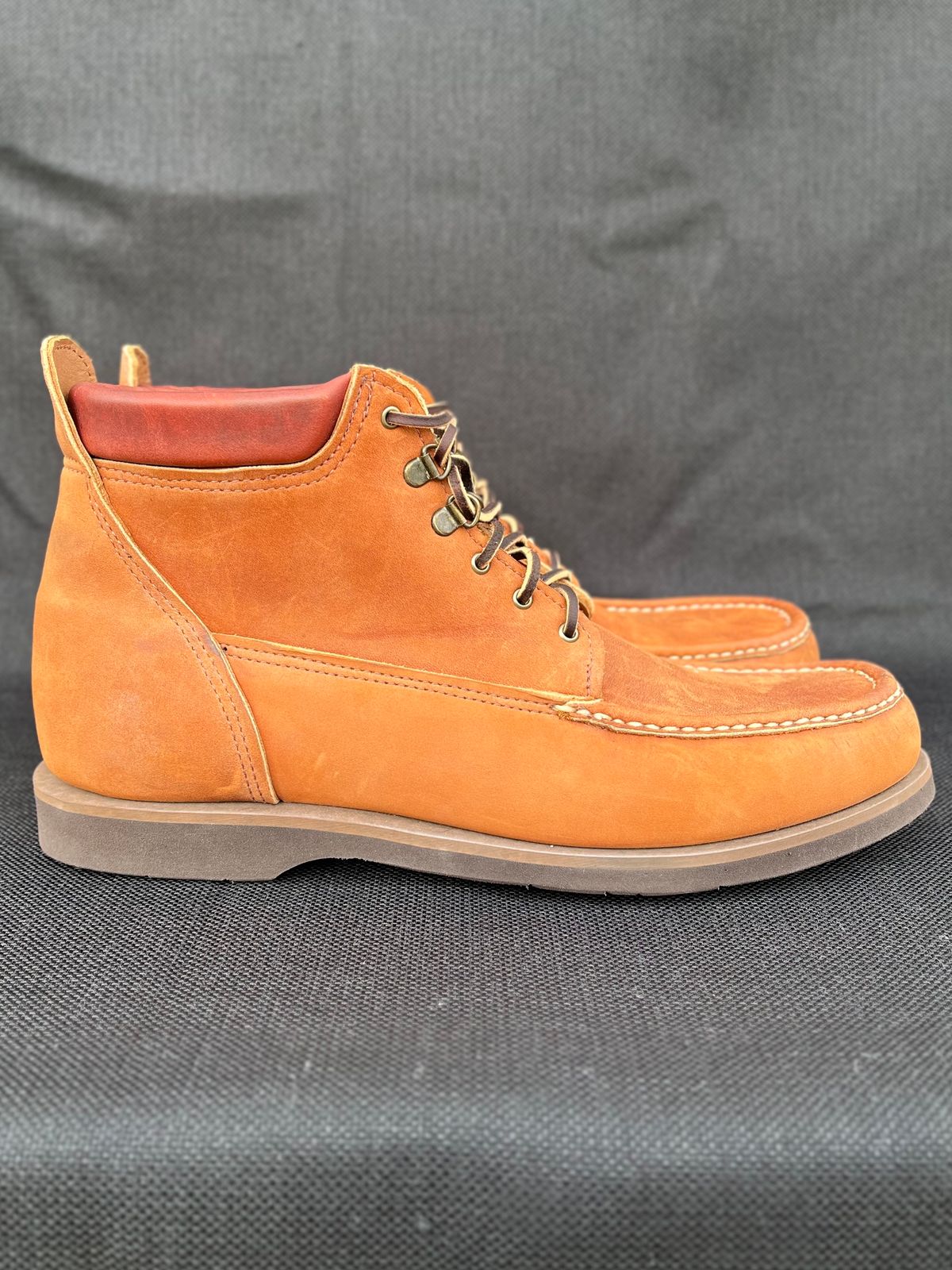 Photo by philbert on October 3, 2023 of the Russell Moccasin Co. Premier Chukka in Horween Rust Chamois.