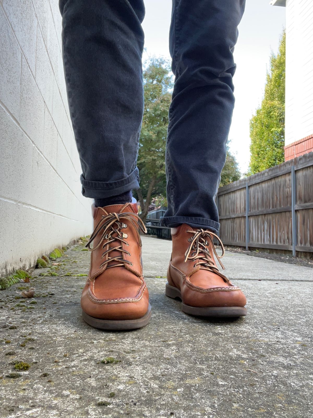 Photo by philbert on October 17, 2023 of the Russell Moccasin Co. Premier Chukka in Horween Rust Chamois.