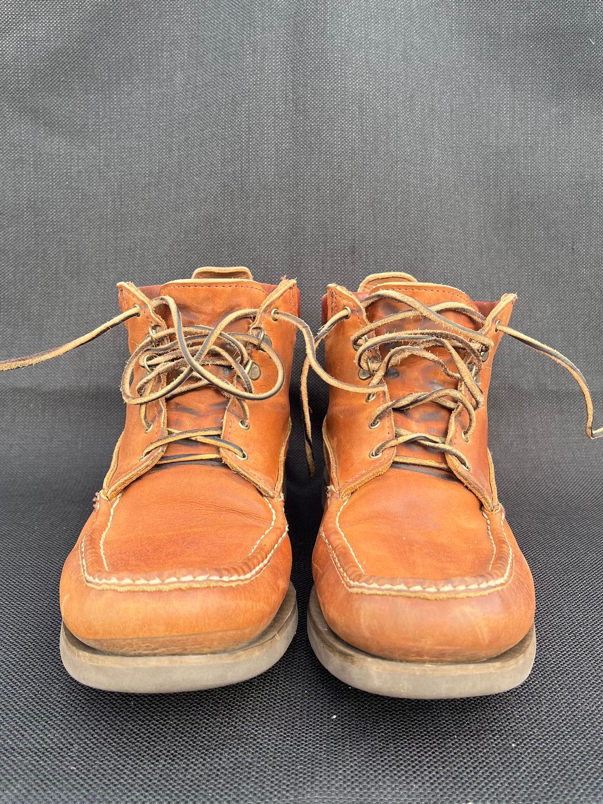 Photo by philbert on November 2, 2023 of the Russell Moccasin Co. Premier Chukka in Horween Rust Chamois.