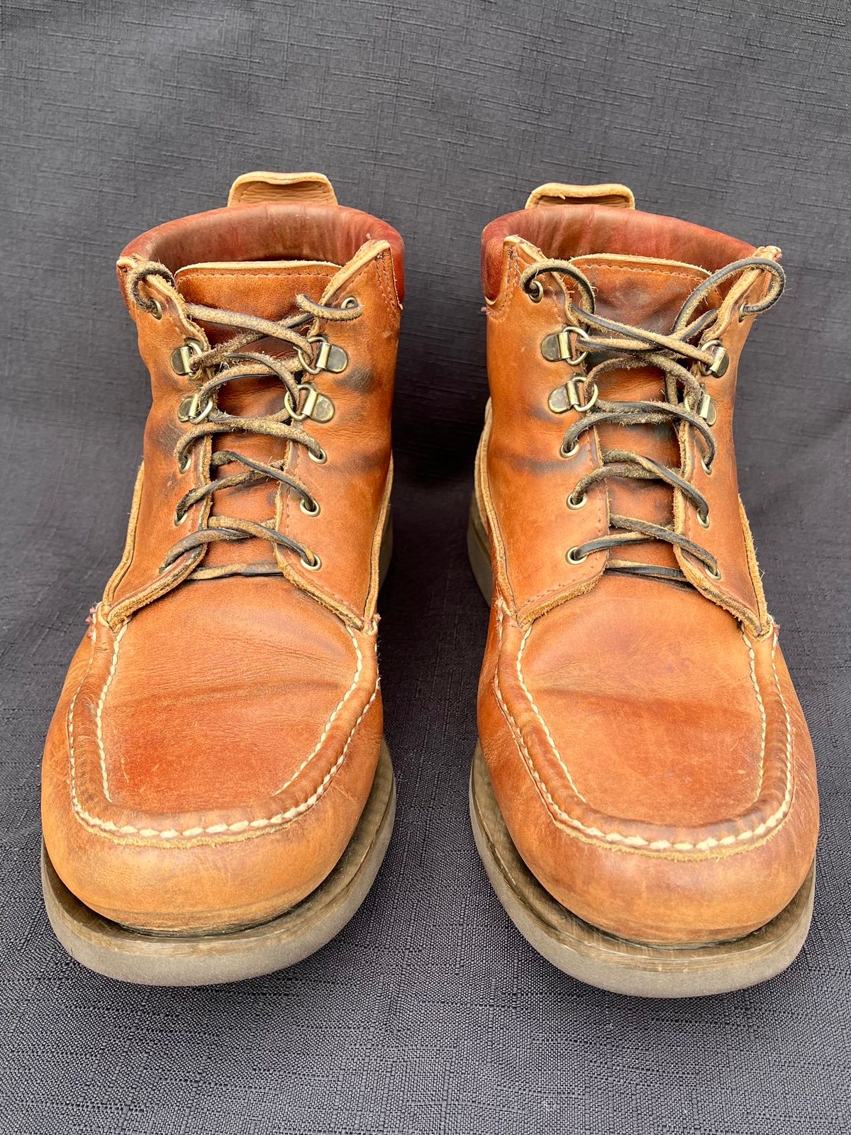 Photo by philbert on December 3, 2023 of the Russell Moccasin Co. Premier Chukka in Horween Rust Chamois.