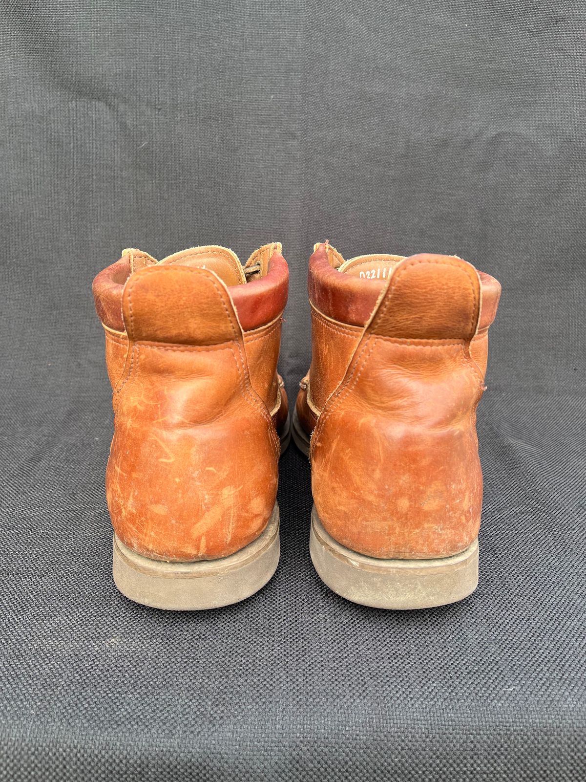 Photo by philbert on January 2, 2024 of the Russell Moccasin Co. Premier Chukka in Horween Rust Chamois.