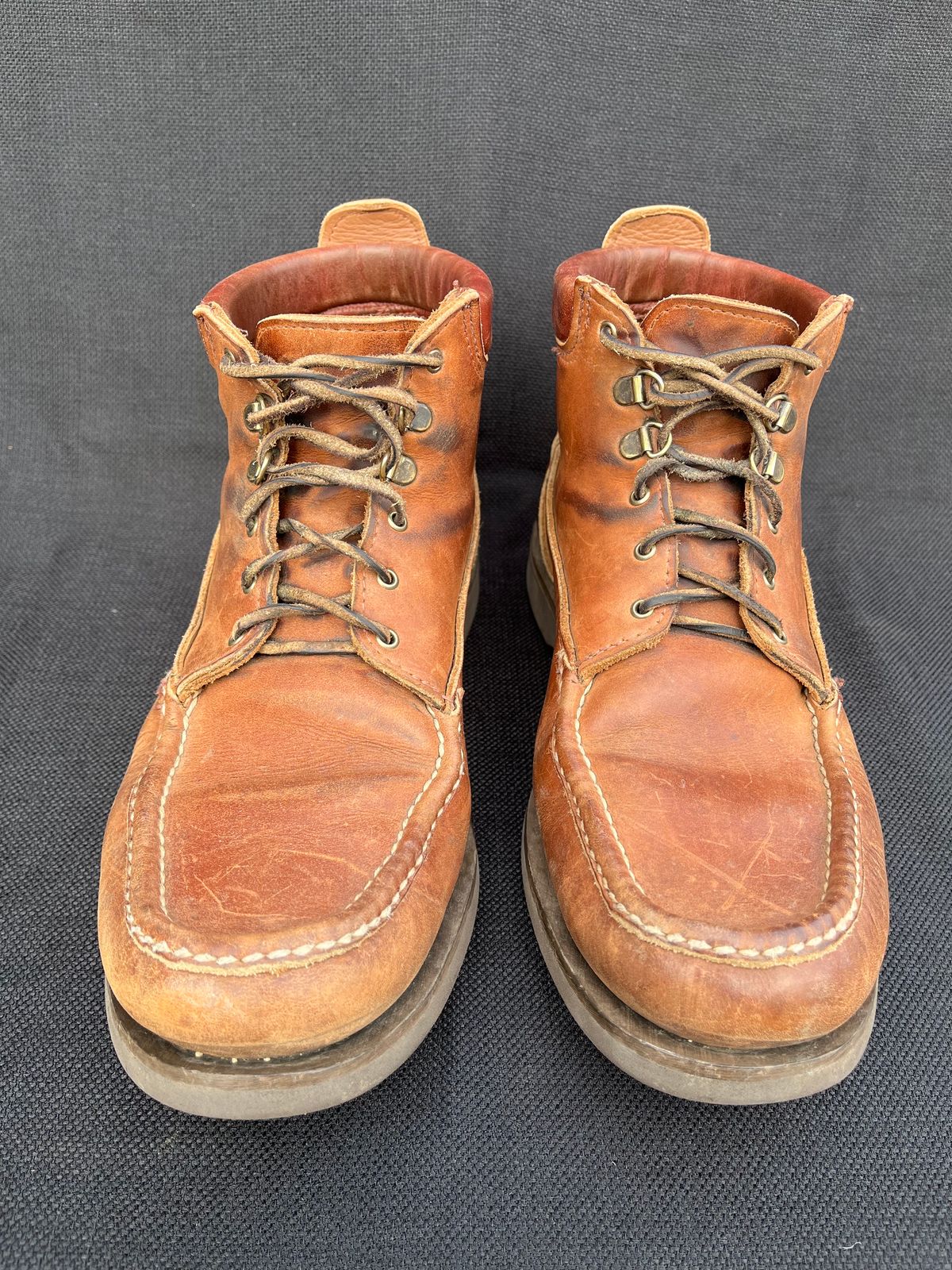 Photo by philbert on January 2, 2024 of the Russell Moccasin Co. Premier Chukka in Horween Rust Chamois.