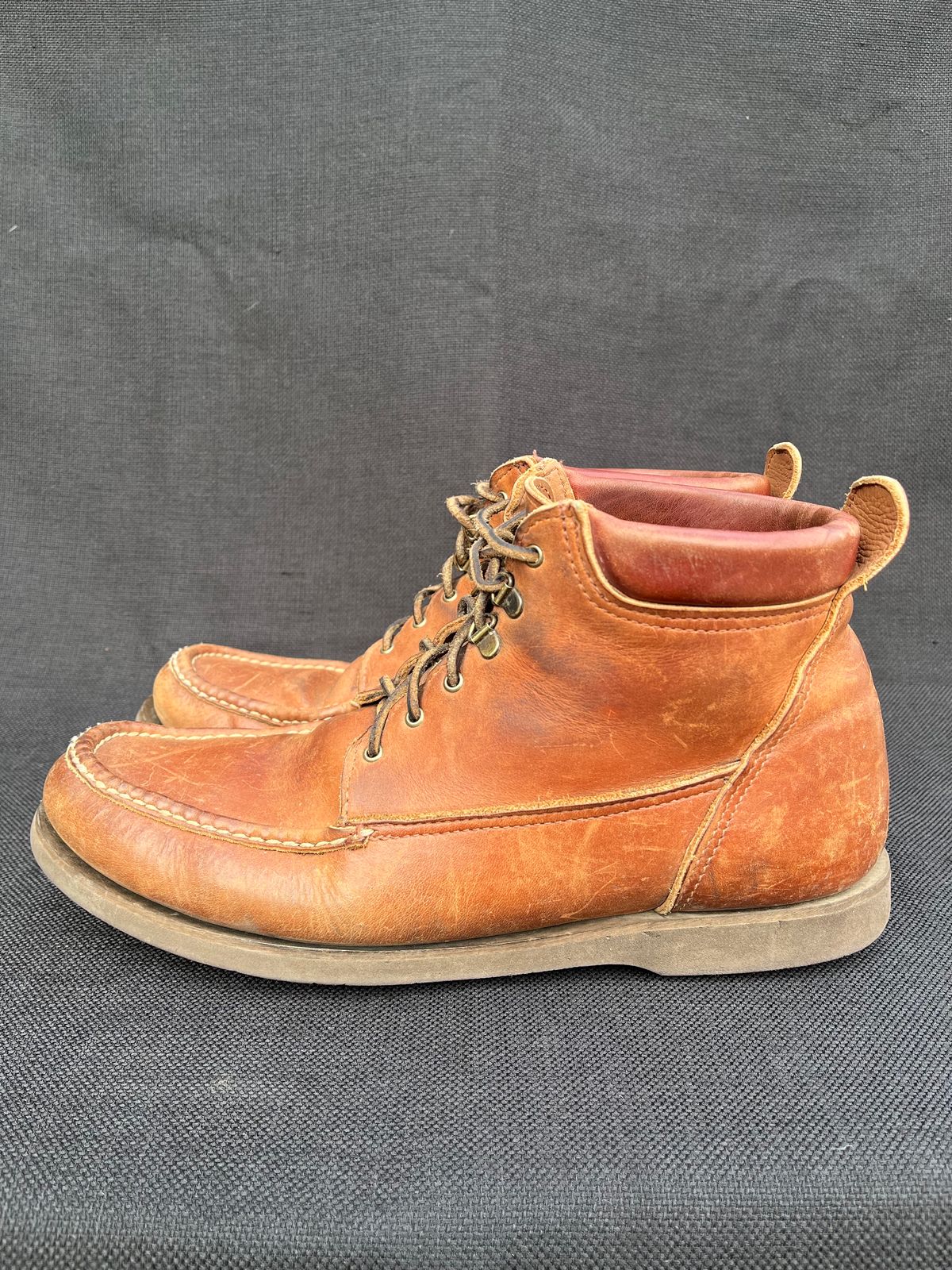 Photo by philbert on January 2, 2024 of the Russell Moccasin Co. Premier Chukka in Horween Rust Chamois.