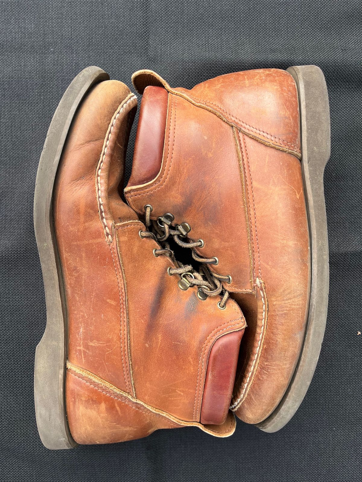 Photo by philbert on January 2, 2024 of the Russell Moccasin Co. Premier Chukka in Horween Rust Chamois.