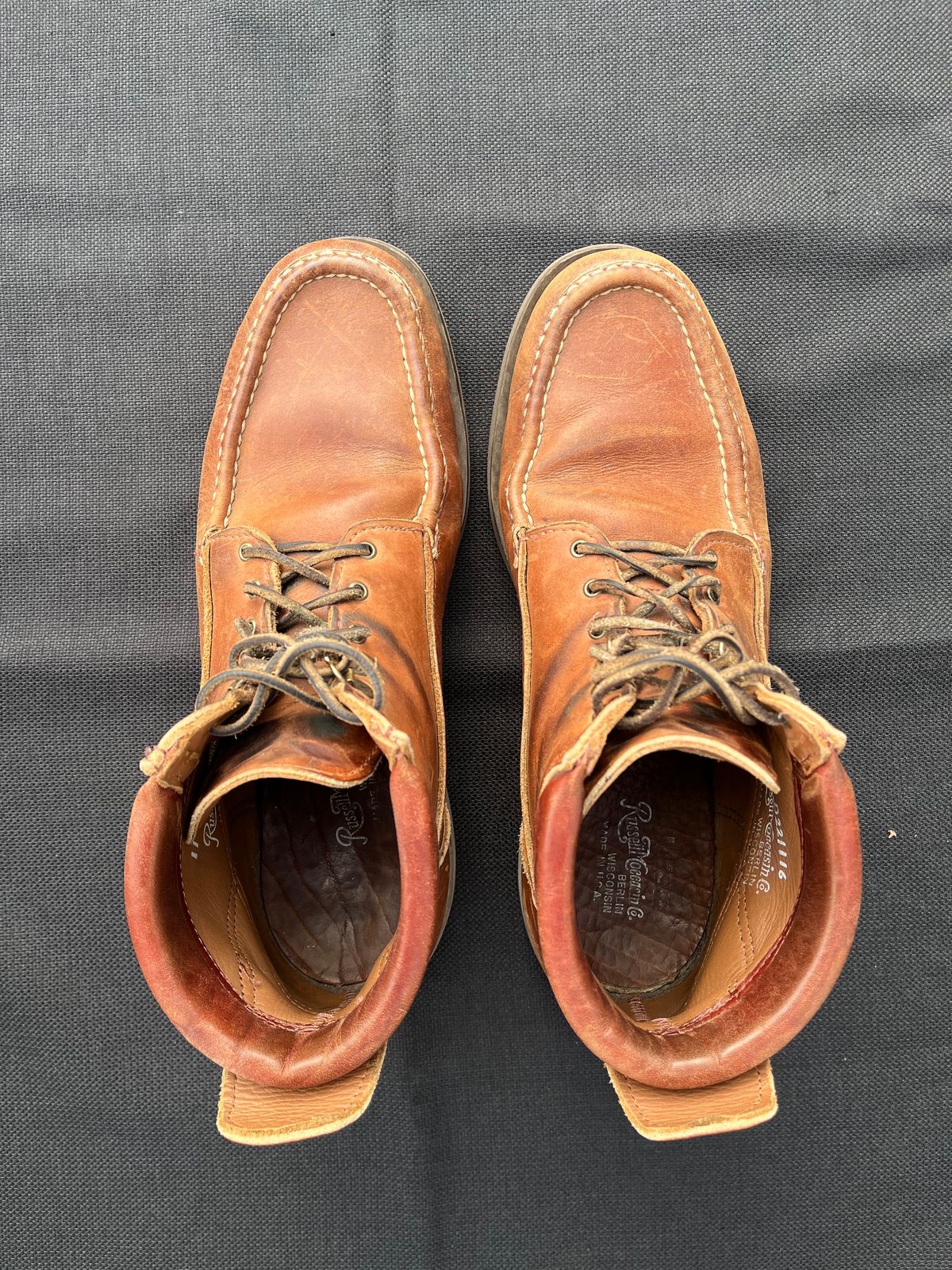 Photo by philbert on January 2, 2024 of the Russell Moccasin Co. Premier Chukka in Horween Rust Chamois.
