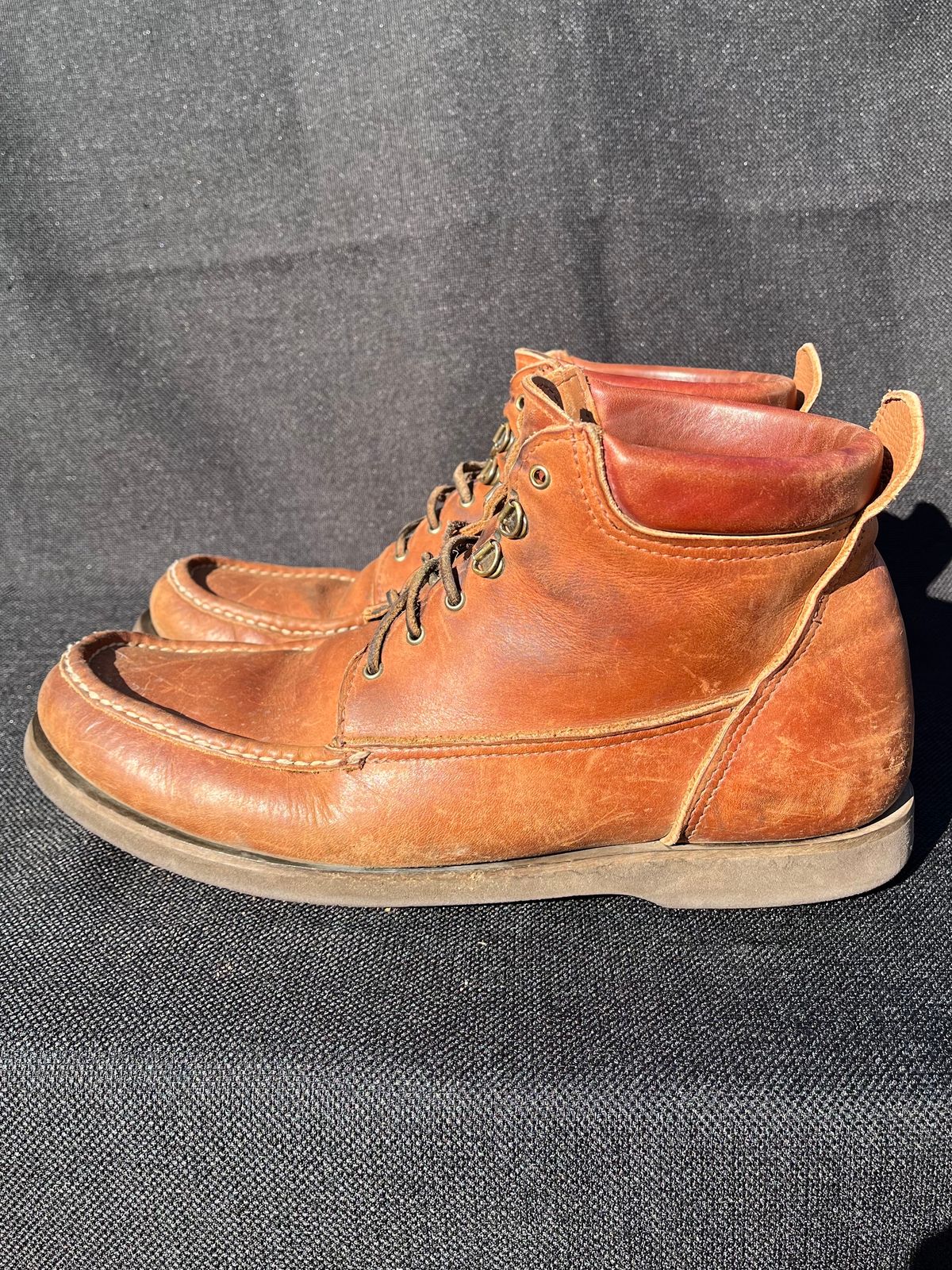Photo by philbert on February 4, 2024 of the Russell Moccasin Co. Premier Chukka in Horween Rust Chamois.