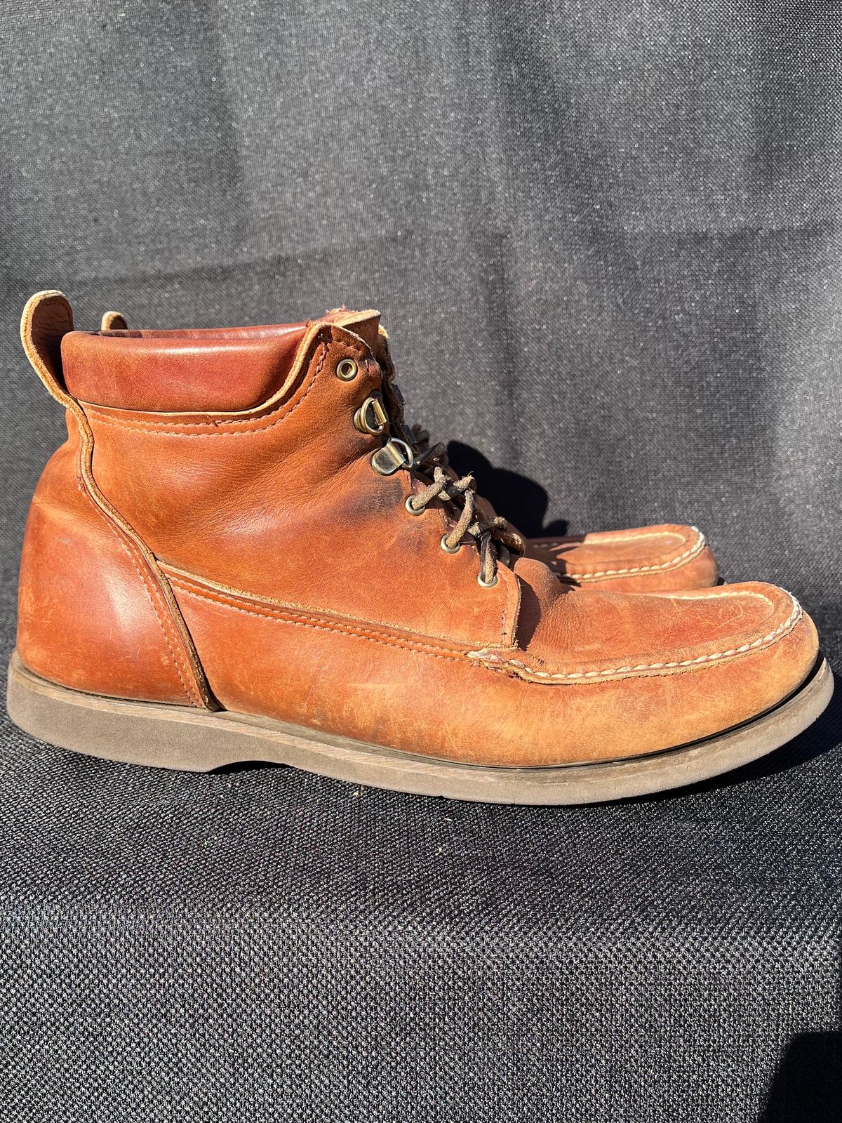 Photo by philbert on February 4, 2024 of the Russell Moccasin Co. Premier Chukka in Horween Rust Chamois.