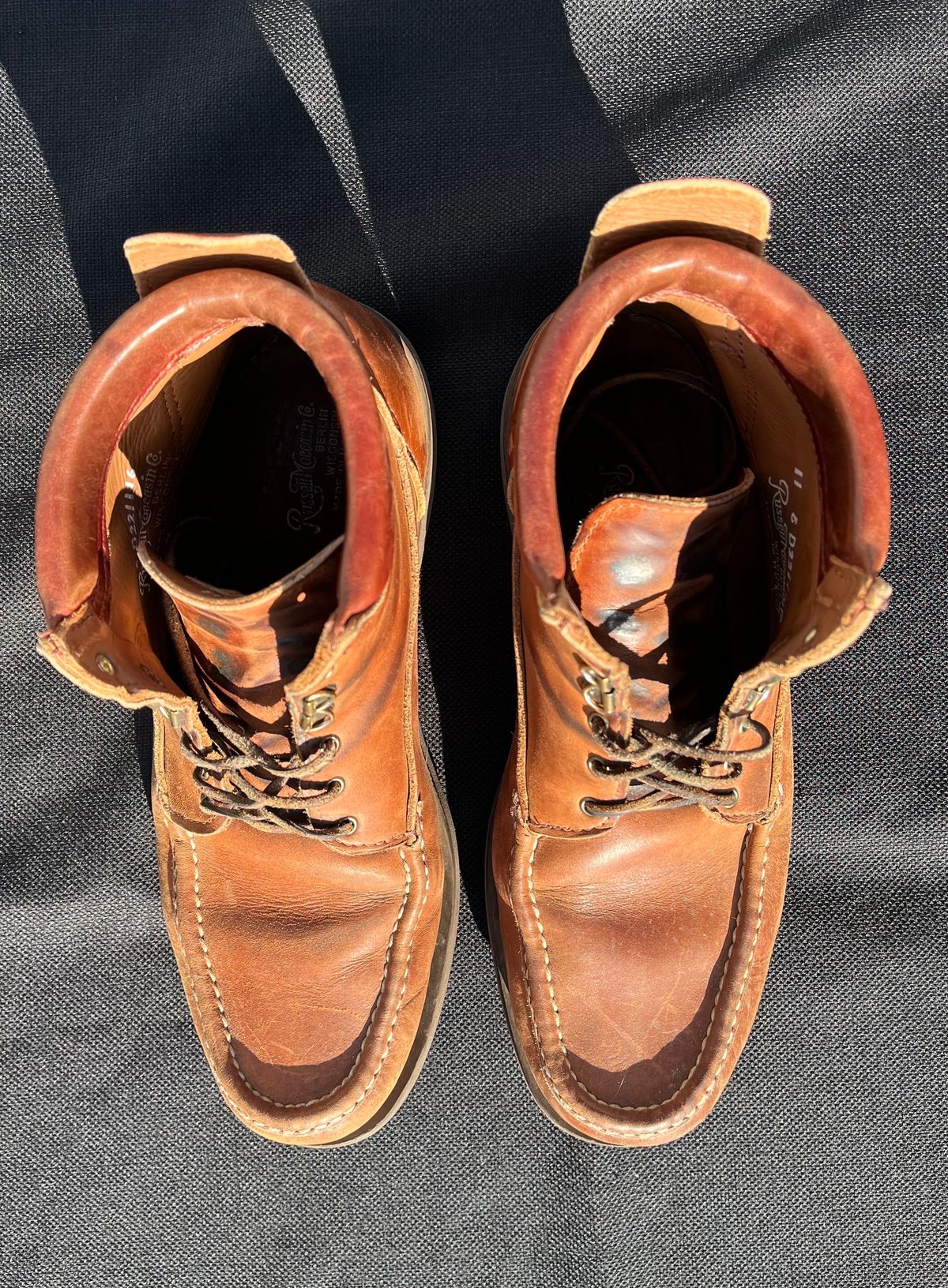 Photo by philbert on February 4, 2024 of the Russell Moccasin Co. Premier Chukka in Horween Rust Chamois.