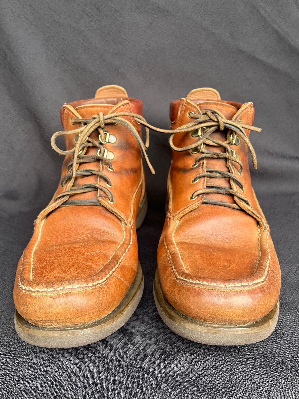 Photo by philbert on April 3, 2024 of the Russell Moccasin Co. Premier Chukka in Horween Rust Chamois.