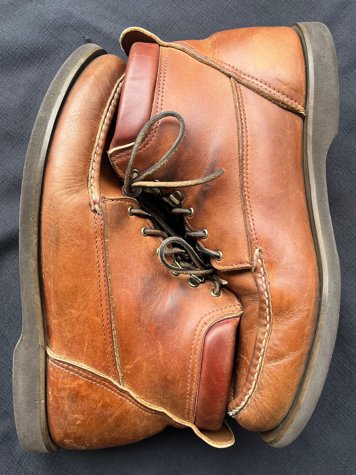 Photo by philbert on April 3, 2024 of the Russell Moccasin Co. Premier Chukka in Horween Rust Chamois.