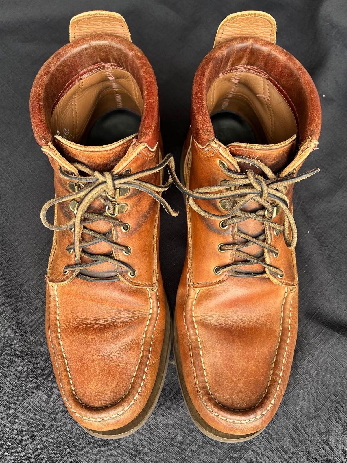 Photo by philbert on April 3, 2024 of the Russell Moccasin Co. Premier Chukka in Horween Rust Chamois.