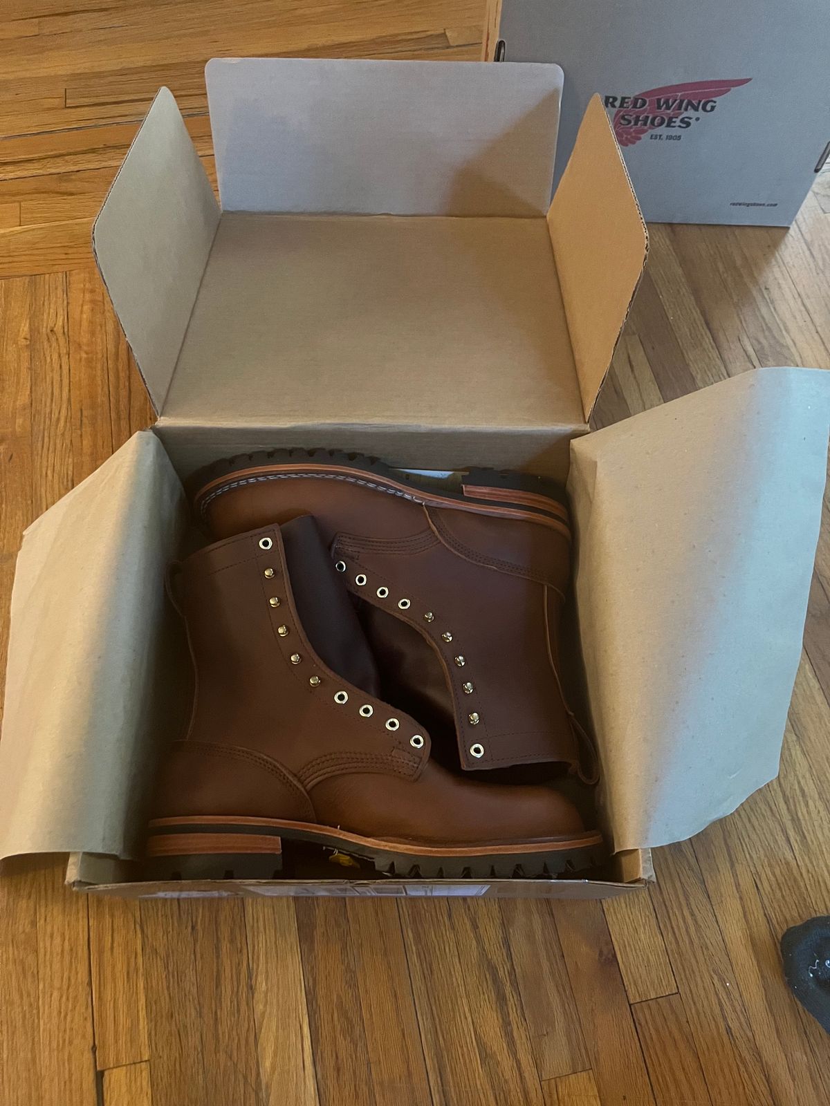Photo by DiscoBiscuits on October 1, 2023 of the Nicks Overlander in Seidel 1964 Brown.