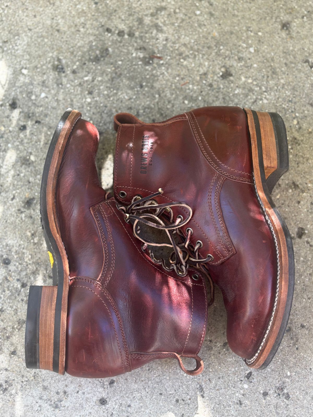 Photo by DiscoBiscuits on October 2, 2025 of the Drew's Boots 6-Inch Contractor in Rogue Smooth.