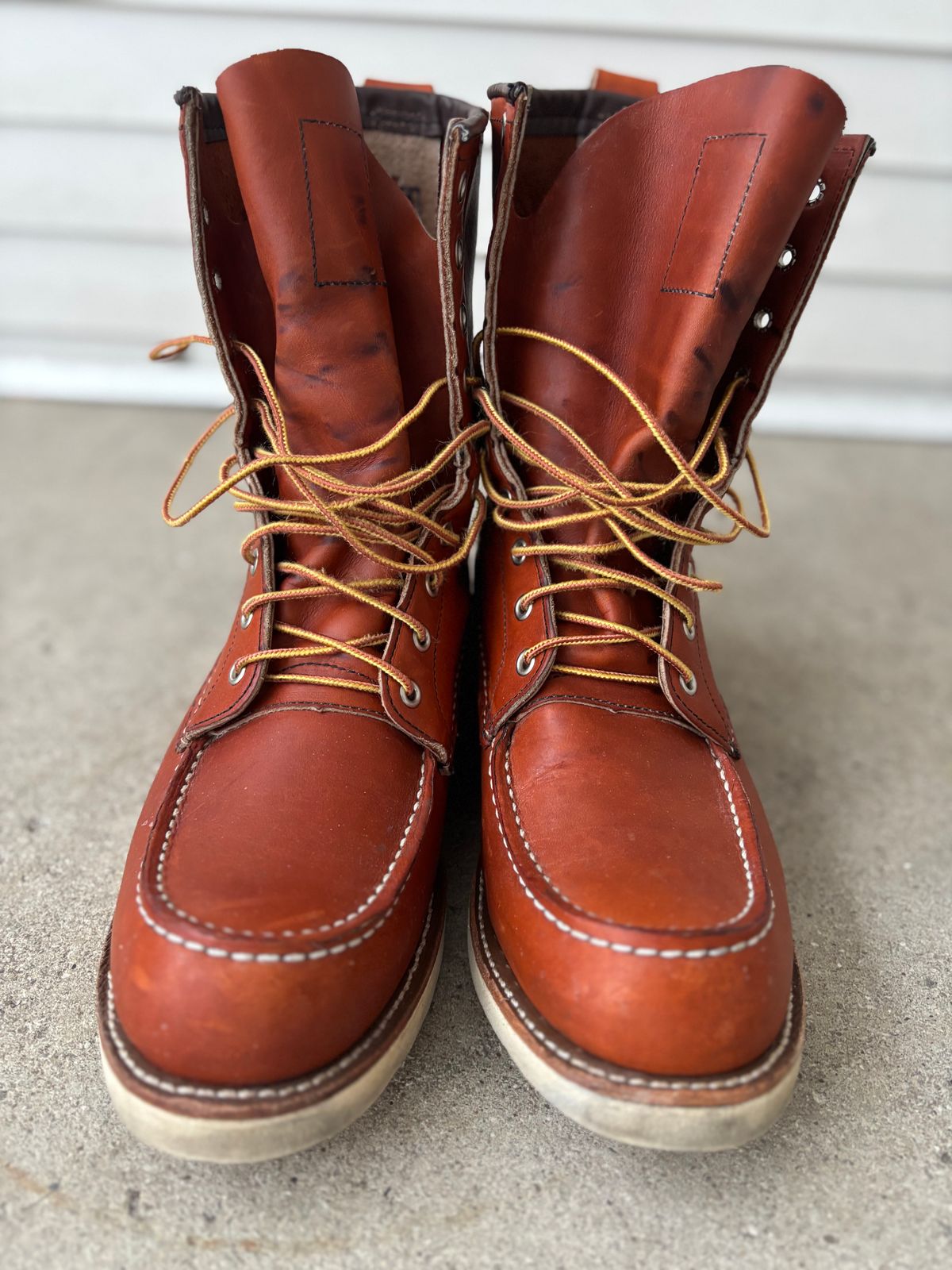 Photo by DiscoBiscuits on December 3, 2024 of the Red Wing 8-Inch Classic Moc in S.B. Foot Oro Legacy.