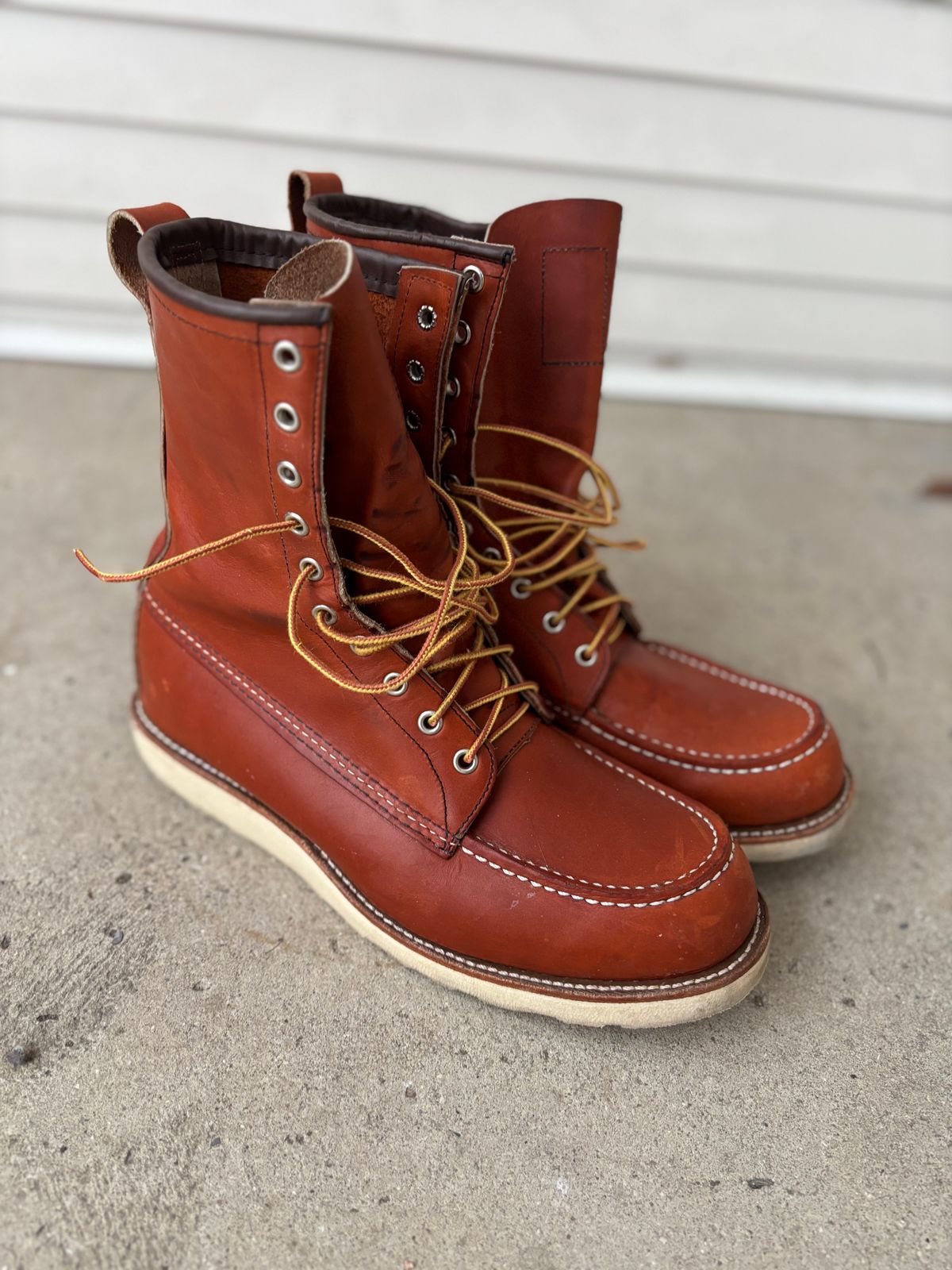 Photo by DiscoBiscuits on December 3, 2024 of the Red Wing 8-Inch Classic Moc in S.B. Foot Oro Legacy.