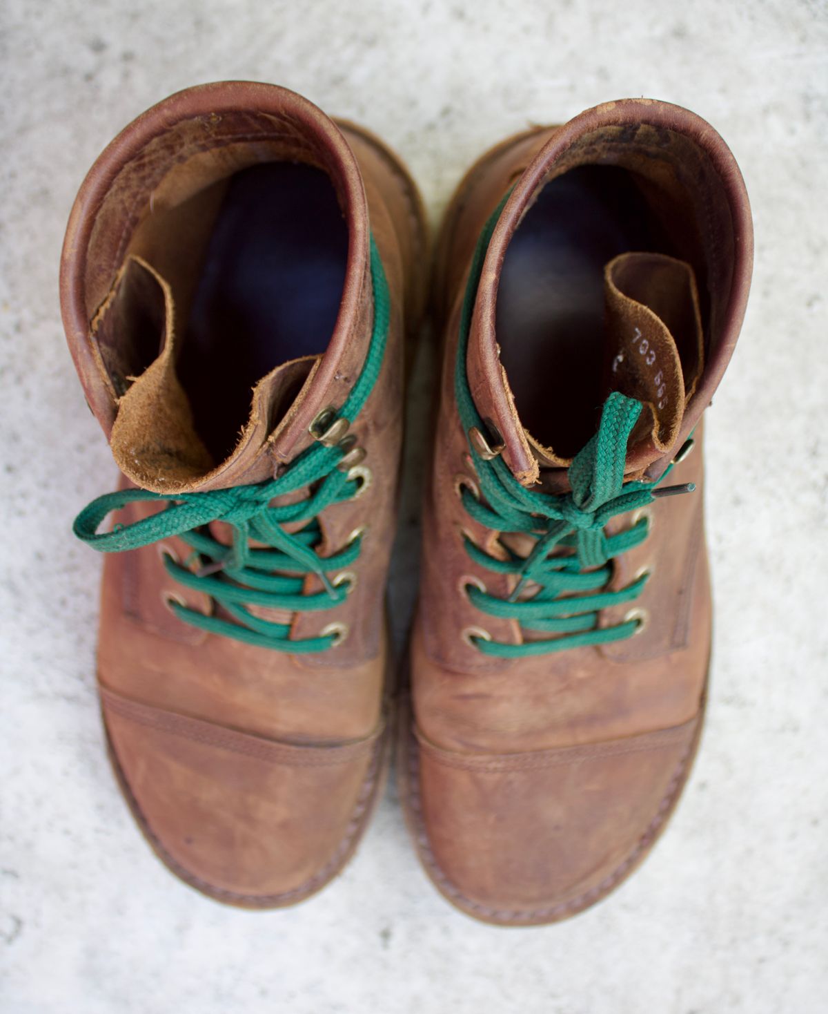 Photo by TangibleLily929 on December 1, 2025 of the Jim Green 719 in Bronco Oily Pull Up.