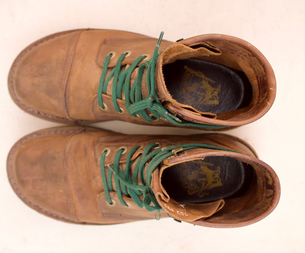 Photo by TangibleLily929 on January 2, 2026 of the Jim Green 719 in Bronco Oily Pull Up.