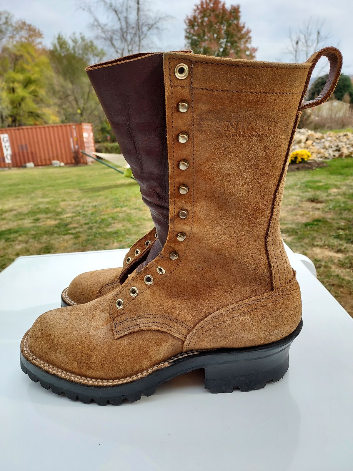 Photo by slow.smooth on November 3, 2022 of the Nicks BuilderPro in Seidel 1964 Brown Roughout.