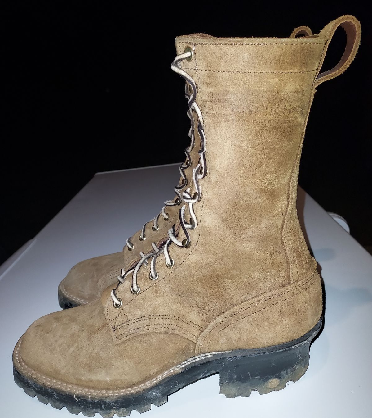 Photo by slow.smooth on December 6, 2022 of the Nicks BuilderPro in Seidel 1964 Brown Roughout.