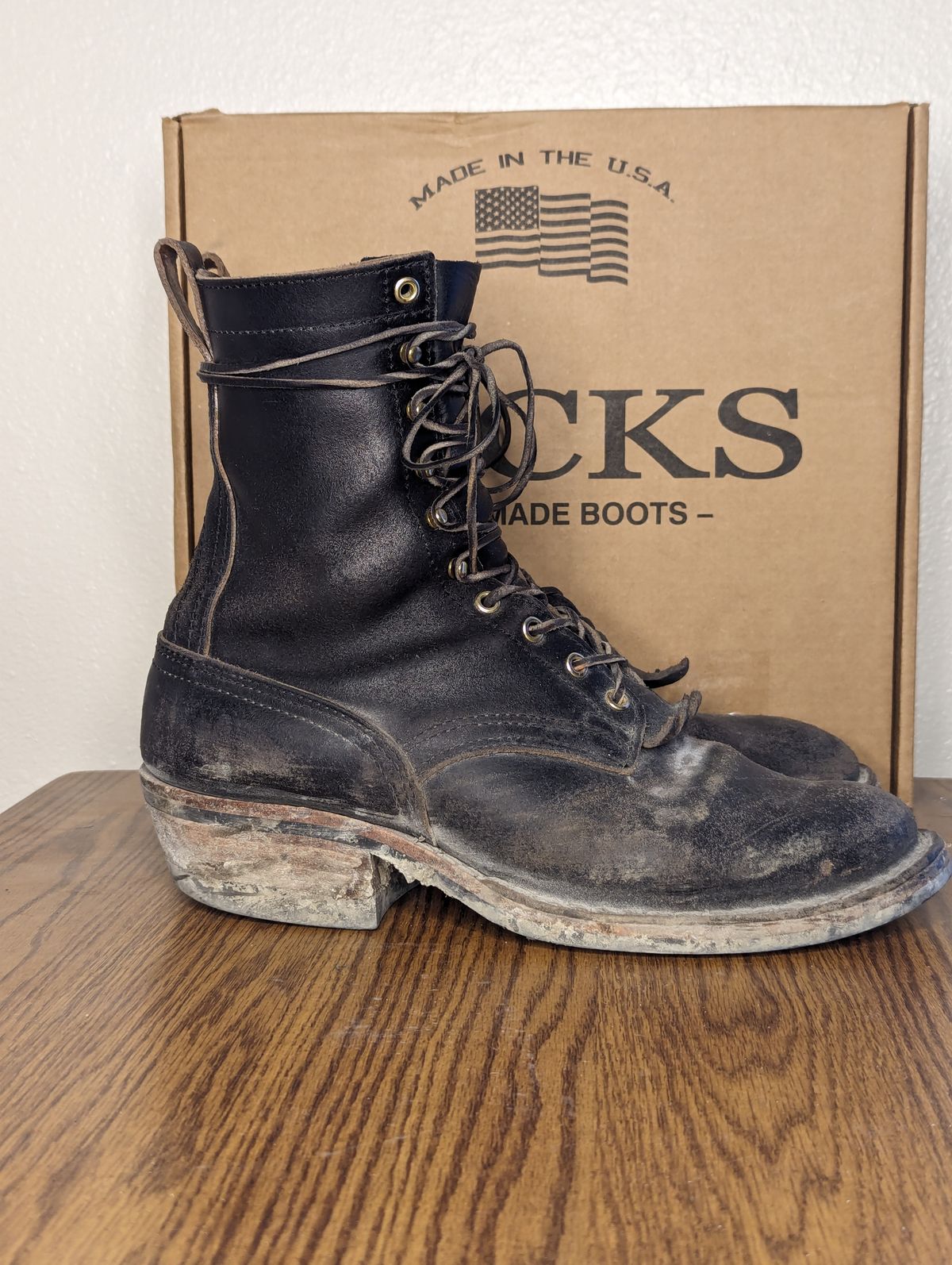 Photo by sassysasser on February 5, 2024 of the Nicks MTO in Horween Black Waxed Flesh.