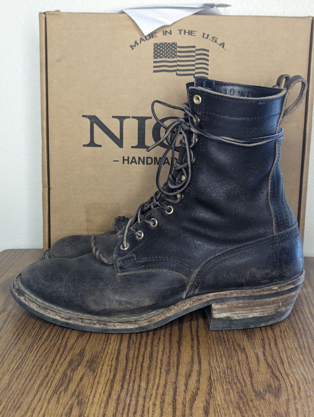 Photo by sassysasser on March 2, 2024 of the Nicks MTO in Horween Black Waxed Flesh.