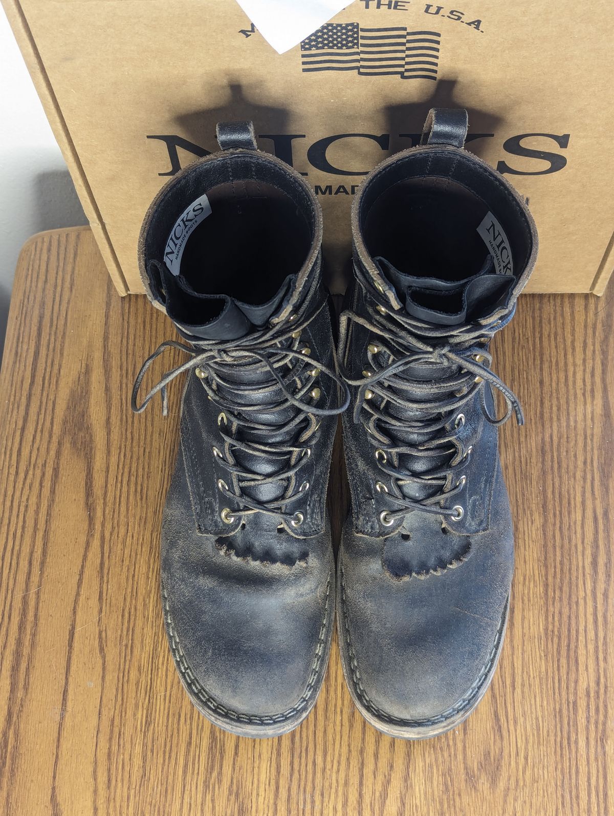 Photo by sassysasser on March 2, 2024 of the Nicks MTO in Horween Black Waxed Flesh.