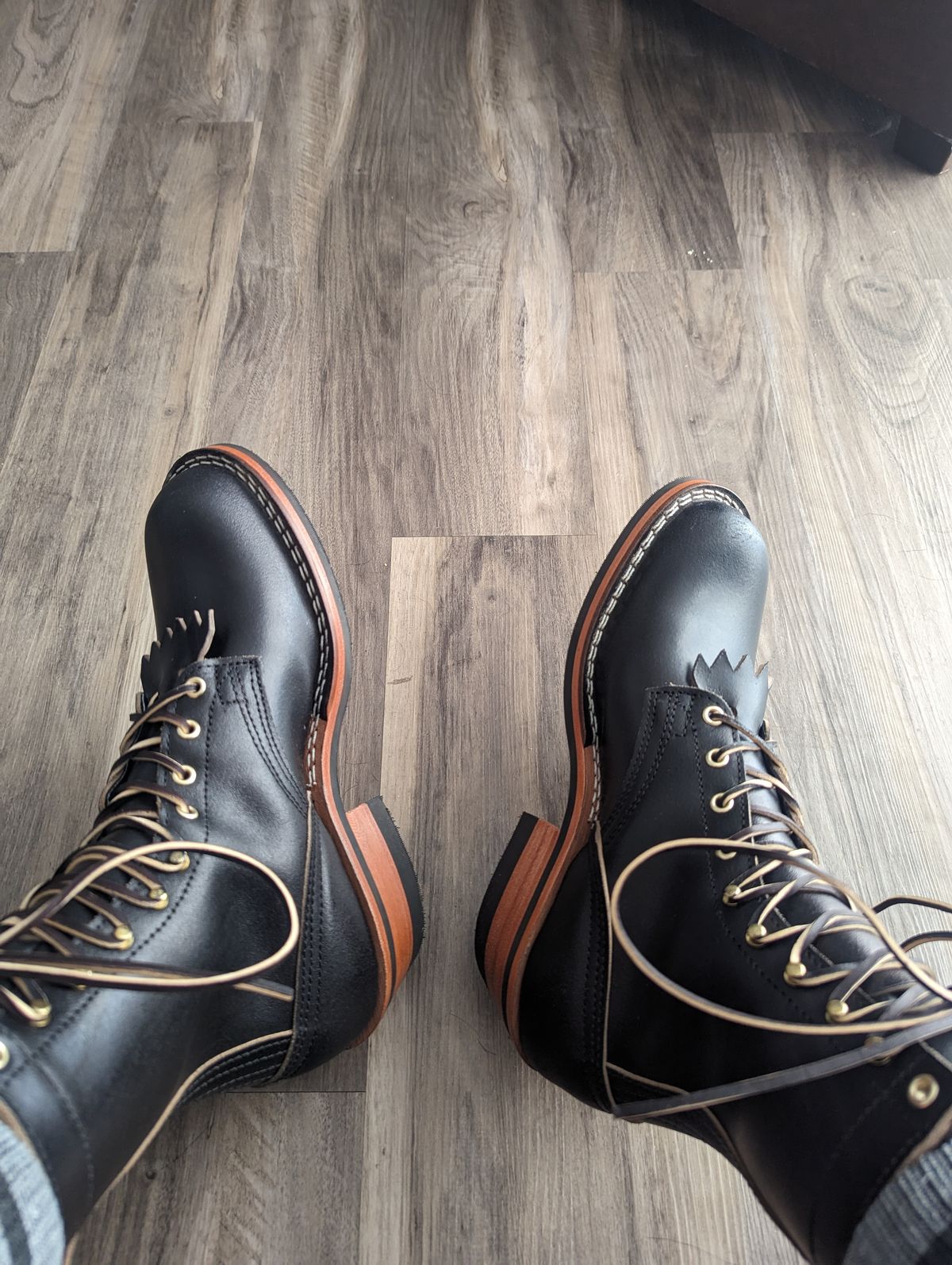 Photo by sassysasser on November 1, 2023 of the Nicks MTO in Horween Black Waxed Flesh.