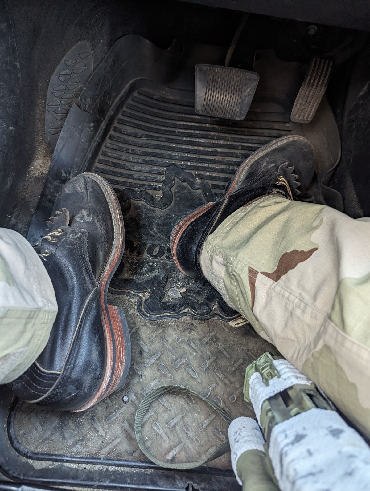 Photo by sassysasser on November 23, 2023 of the Nicks MTO in Horween Black Waxed Flesh.