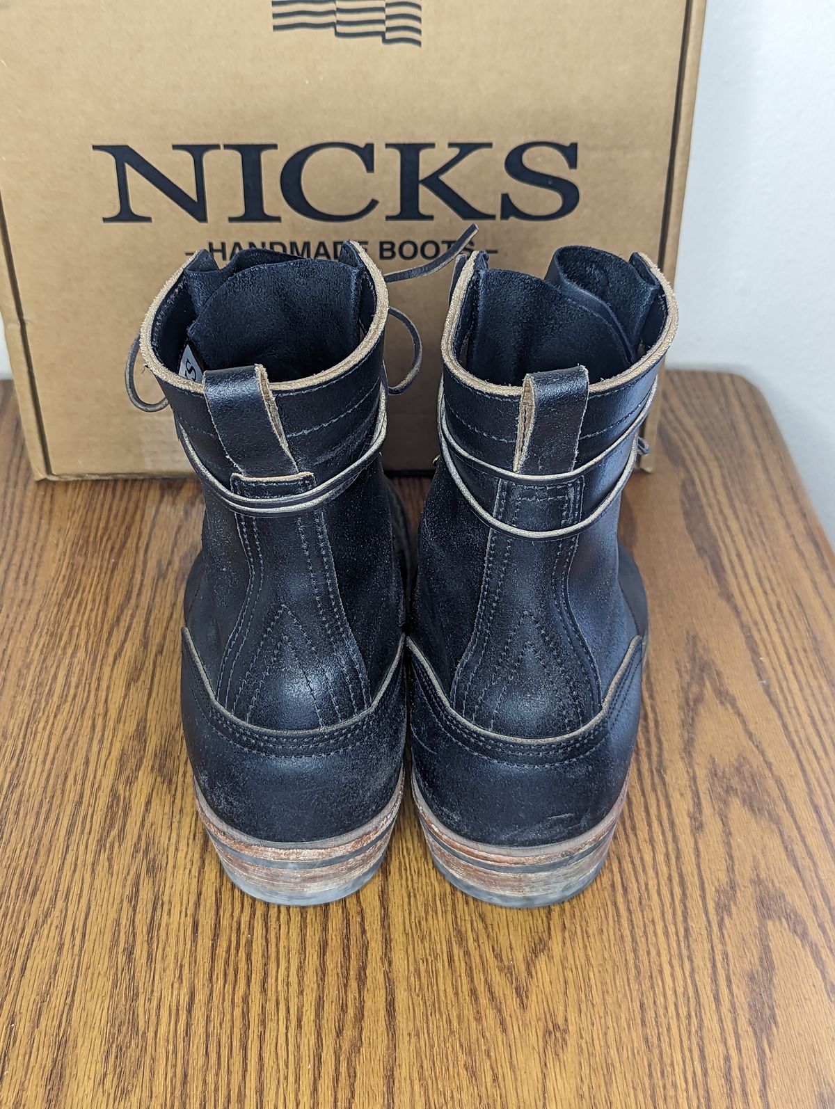Photo by sassysasser on December 1, 2023 of the Nicks MTO in Horween Black Waxed Flesh.
