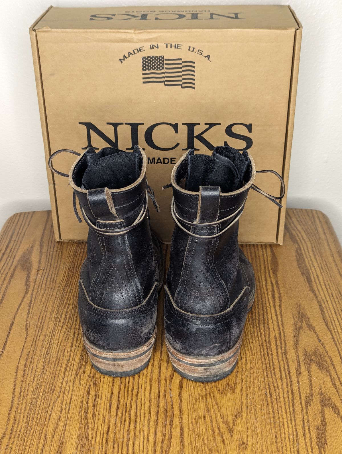 Photo by sassysasser on January 1, 2024 of the Nicks MTO in Horween Black Waxed Flesh.