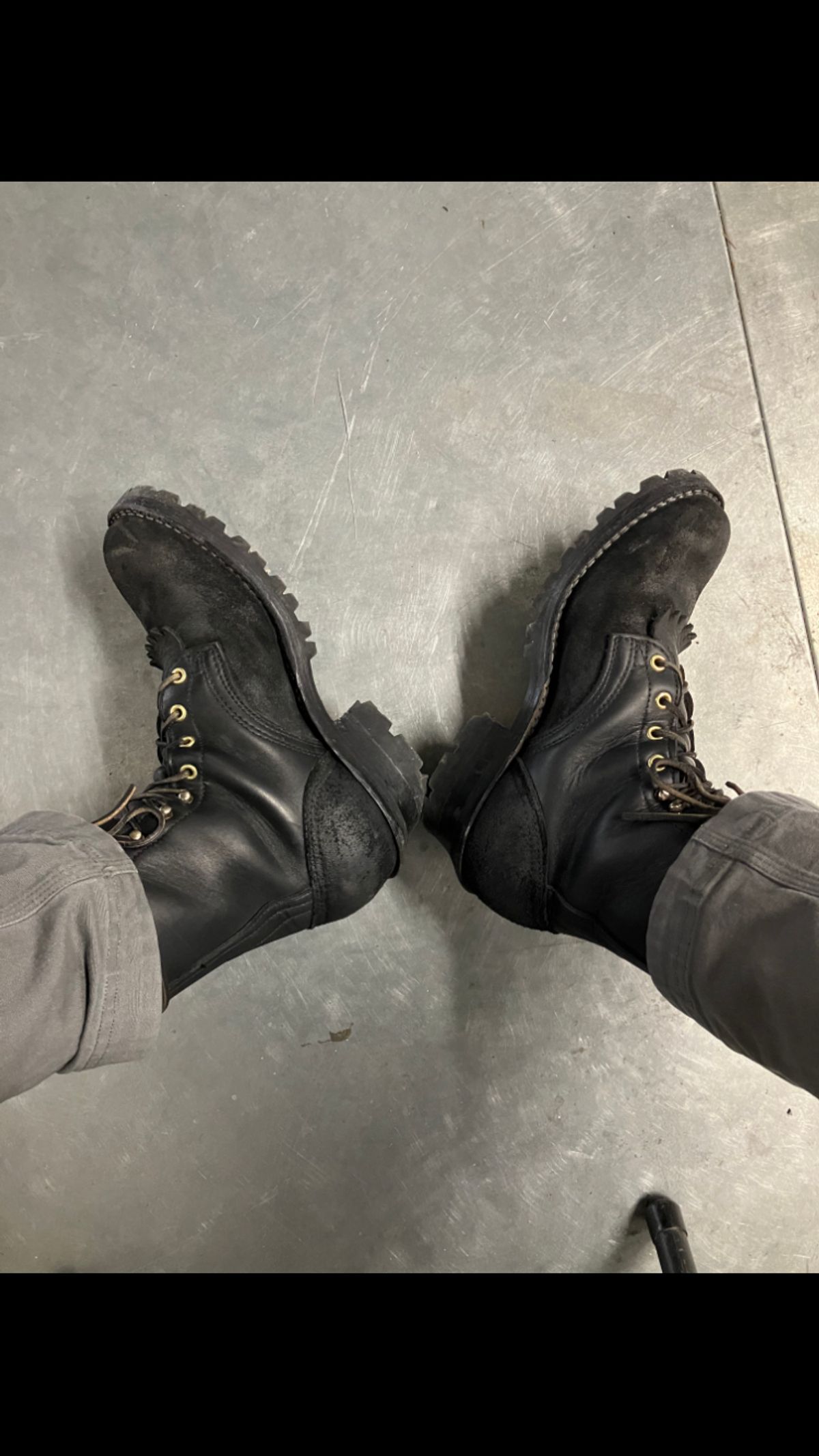 Photo by Triumph865 on August 20, 2023 of the Frank's Boots Type 2 Highlander in Seidel Black Oil Tan Roughout.