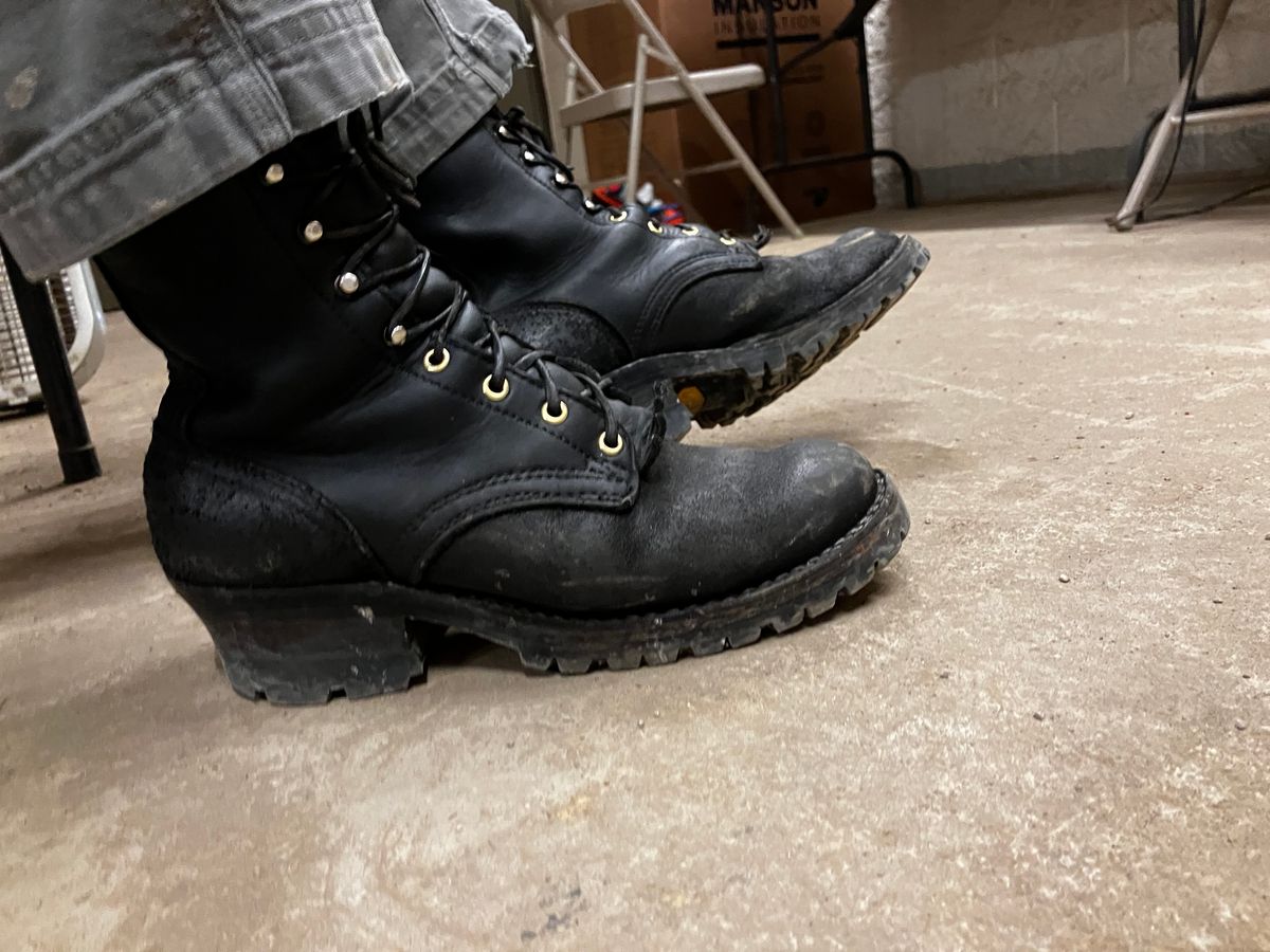 Photo by Triumph865 on June 15, 2023 of the Frank's Boots Type 2 Highlander in Seidel Black Oil Tan Roughout.